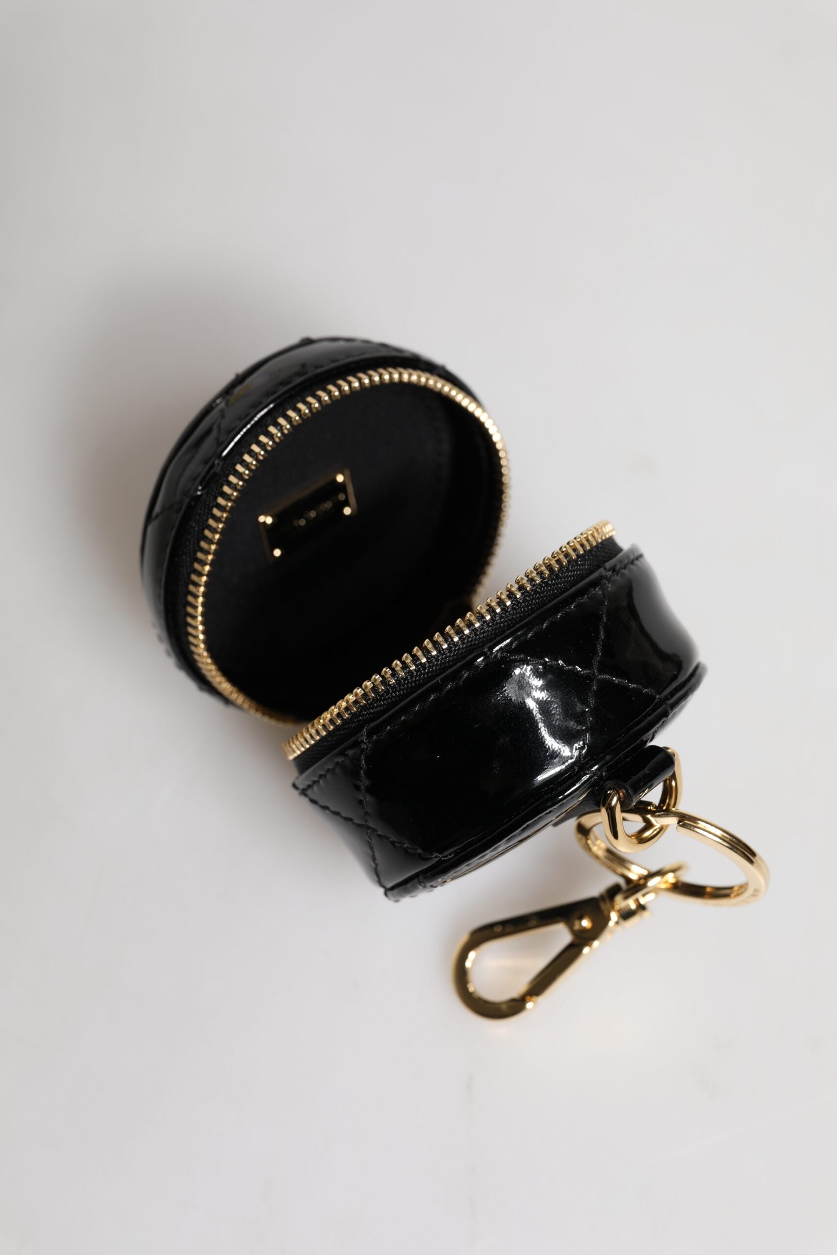 Portofel rotund Dolce & Gabbana din piele de miel neagră cu cristale DG