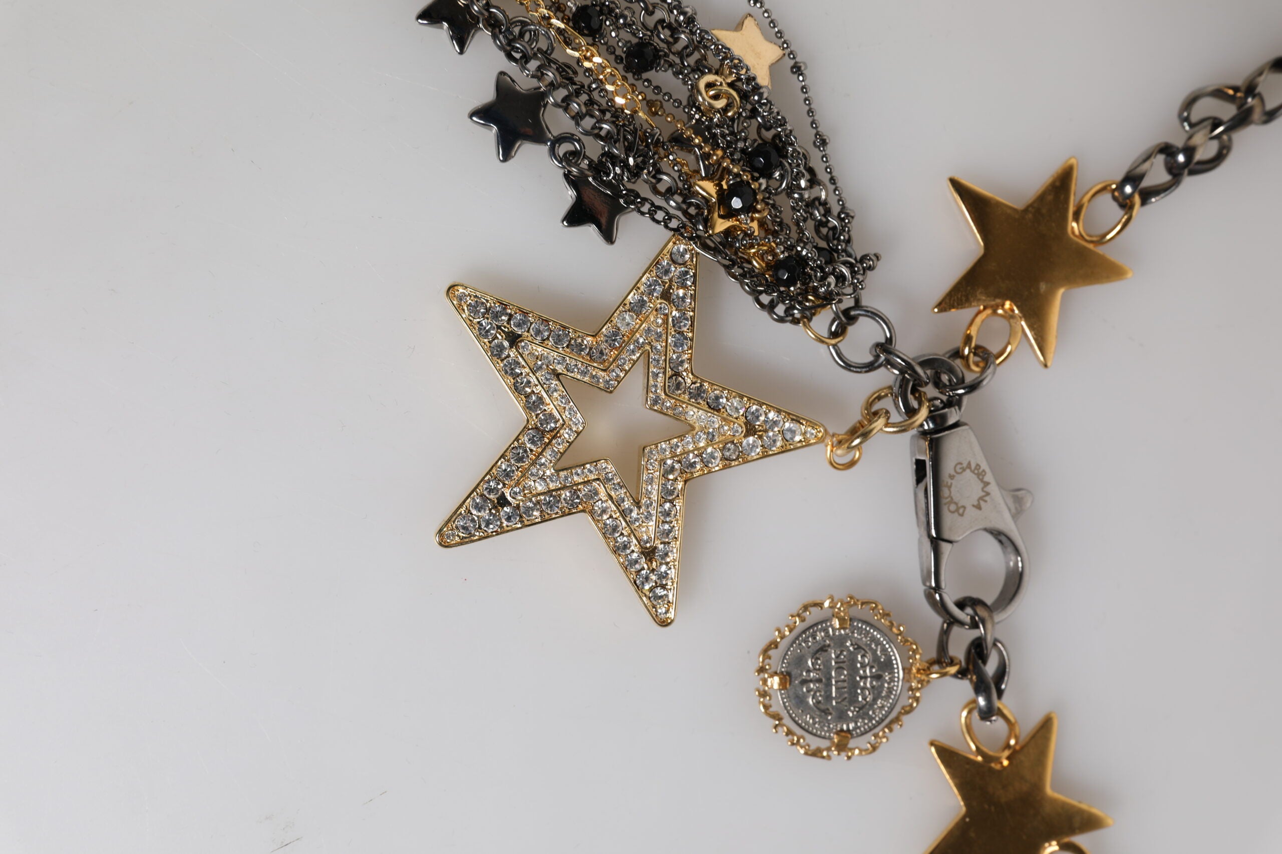 Curea Dolce & Gabbana cu lanț argintiu și alamă aurie decorată