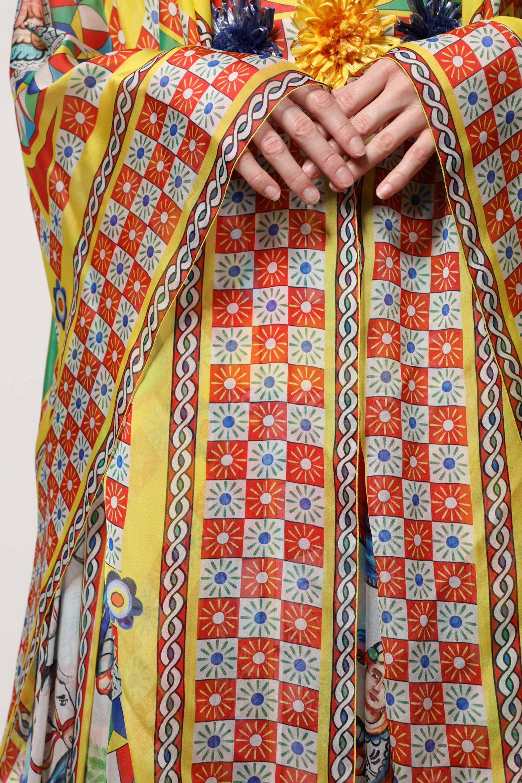 Rochie Dolce & Gabbana multicoloră cu imprimeu Carretto și model kaftan din twill