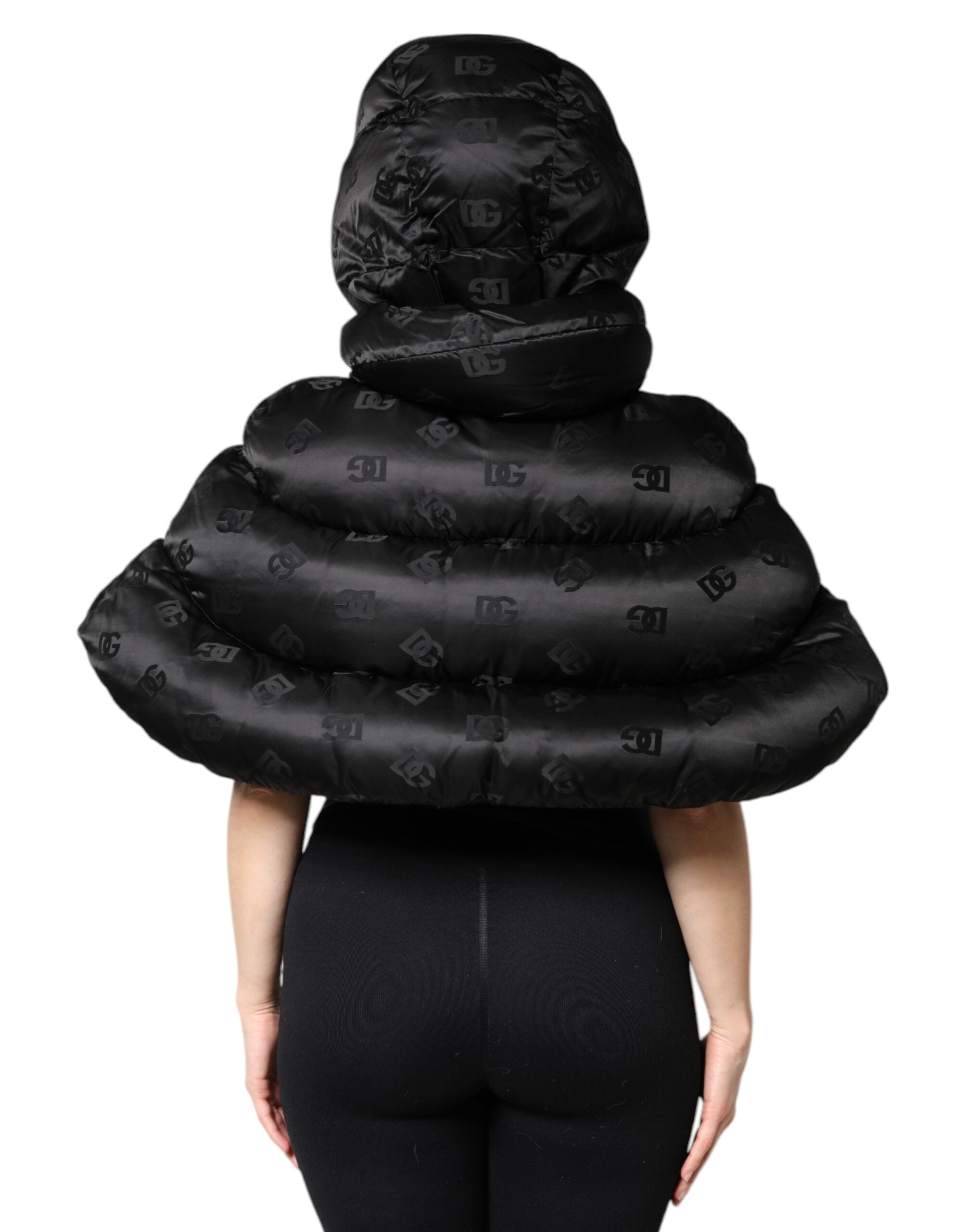 Dolce & Gabbana – Kurze, wattierte Pufferjacke mit Kapuze und durchgehendem Reißverschluss in Schwarz