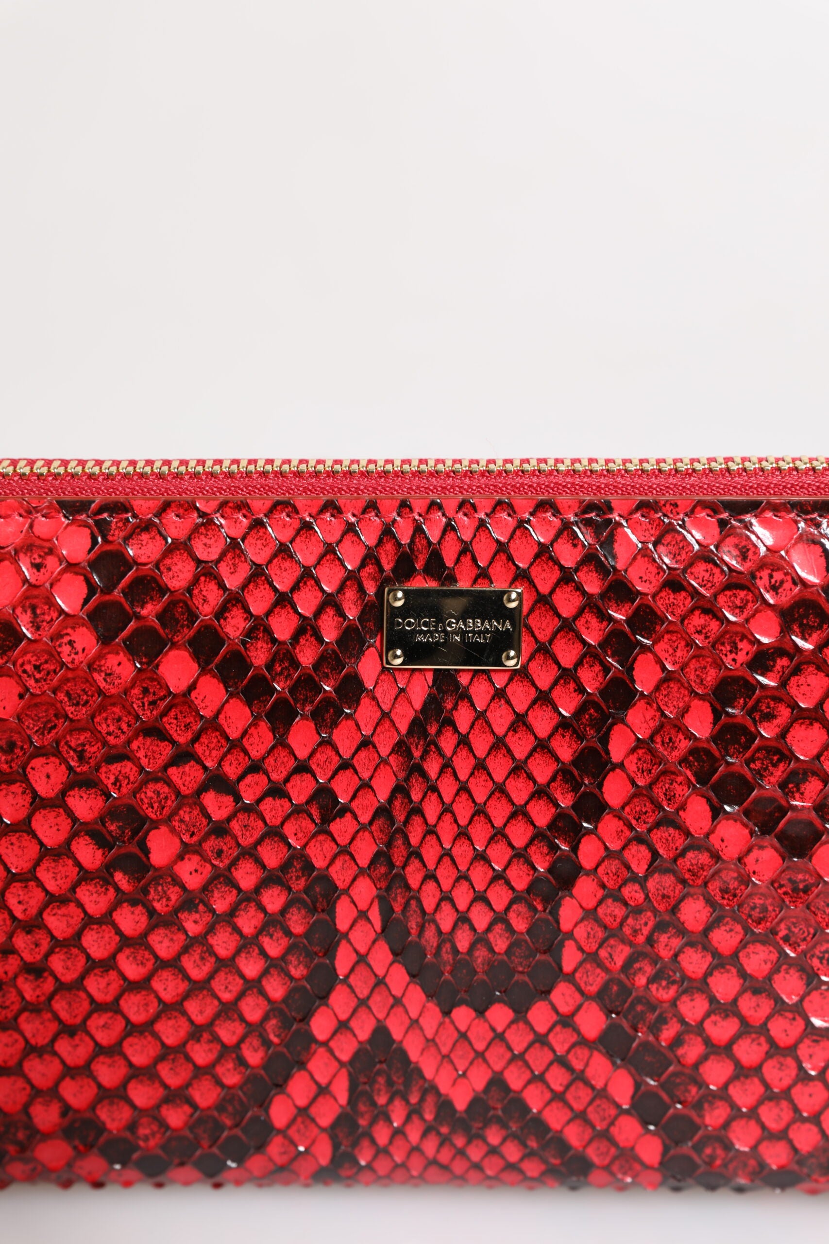 Portofel tip clutch continental Dolce & Gabbana din piele exotică roșie cu fermoar