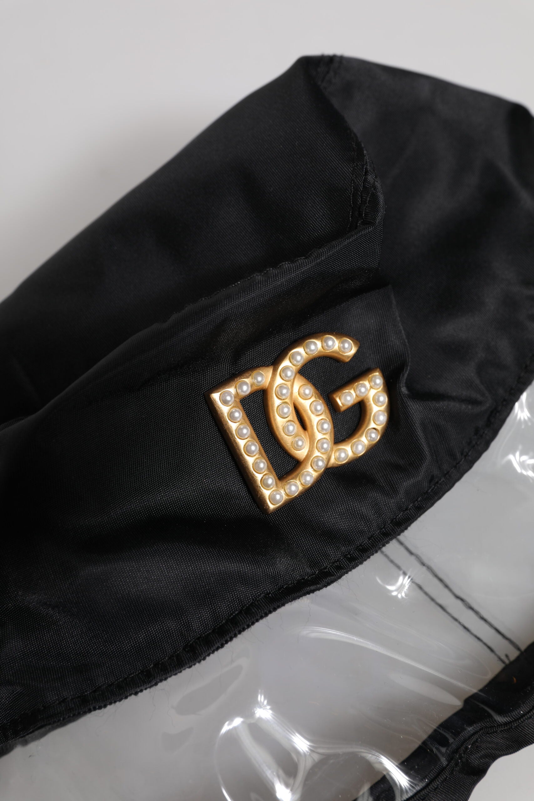 Pălărie Dolce & Gabbana neagră din nailon și PVC cu logo DG