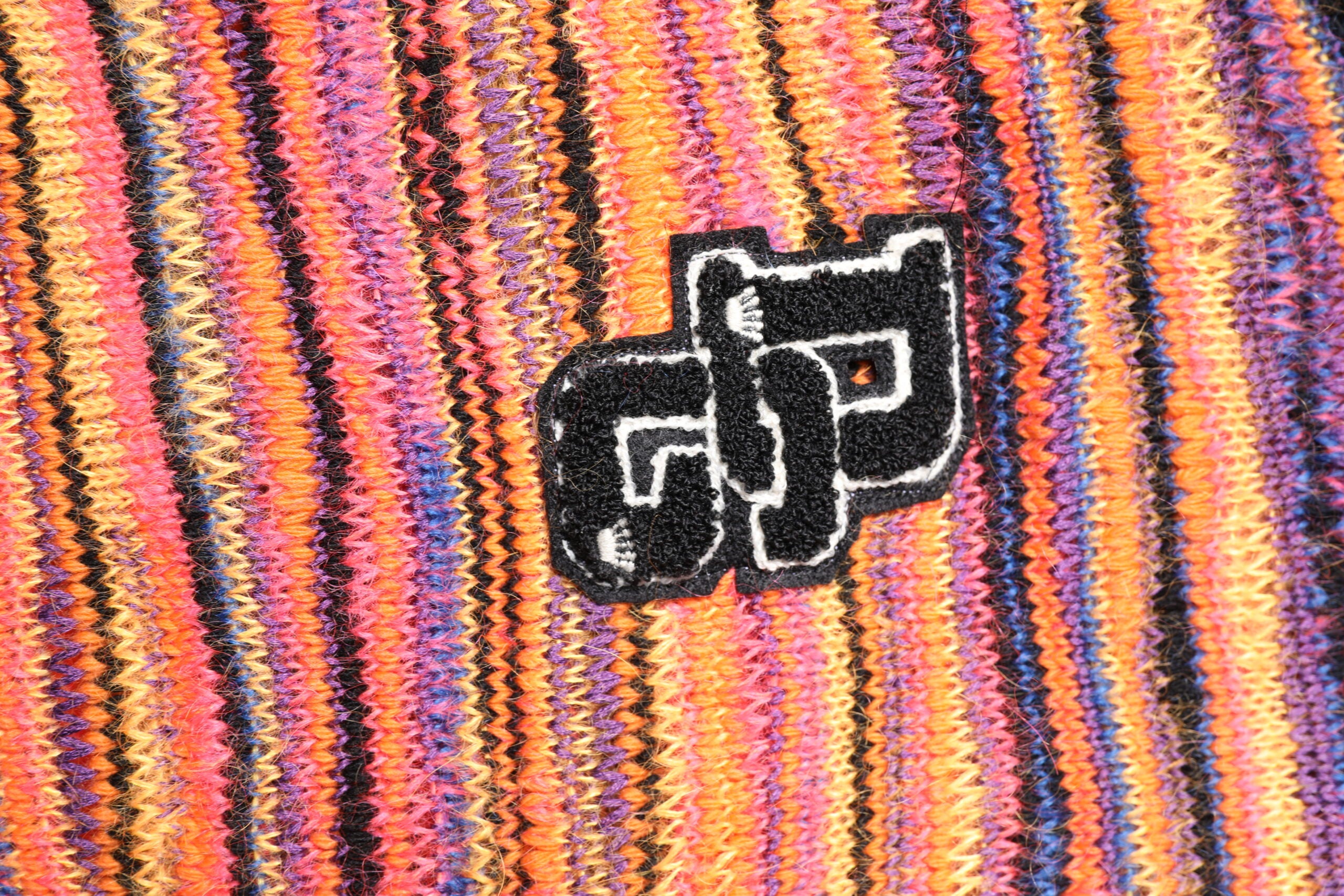 Pulover tricotat cu logo DGLogue multicolor din lână Dolce & Gabbana