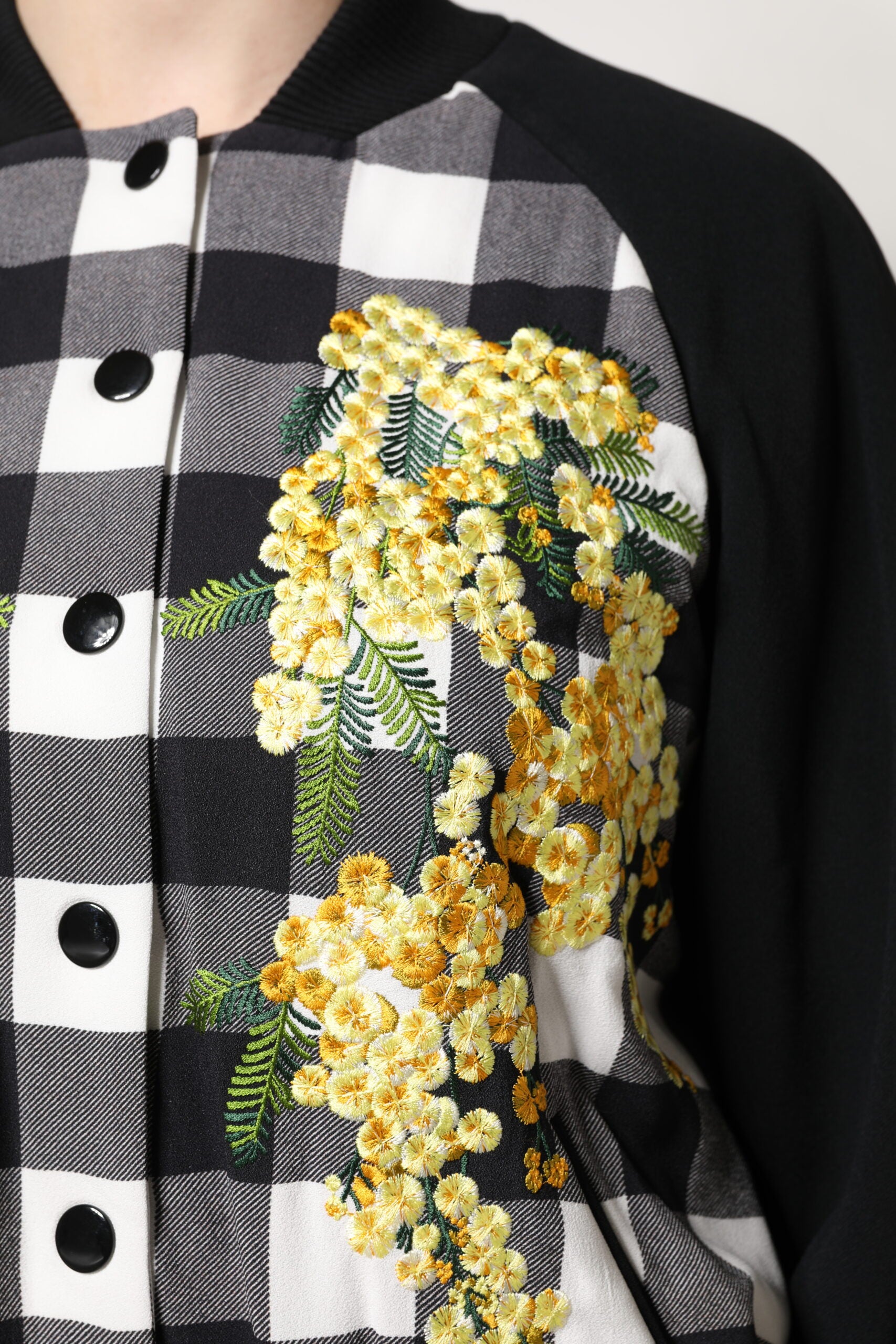 Dolce & Gabbana – Schwarz-weiß karierte Button-Down-Jacke mit Blumenmuster