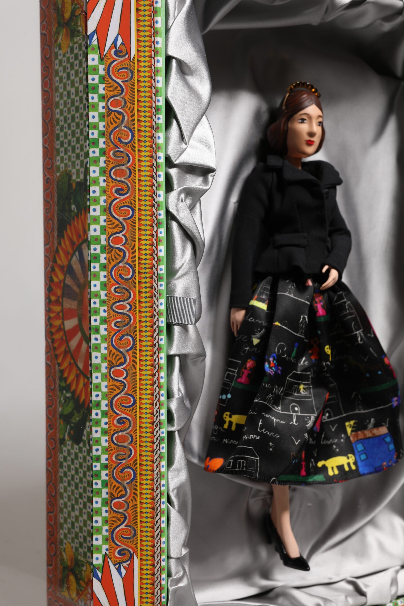 Rochie neagră Dolce & Gabbana din ceramică, porțelan, modă, piele, păpuși Sicily