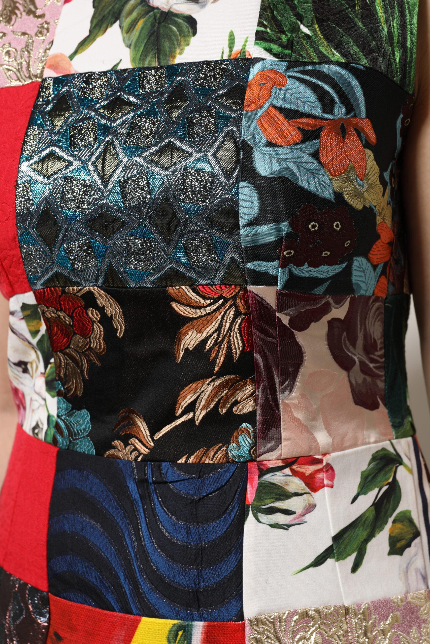 Dolce & Gabbana Mehrfarbiges ärmelloses Patchwork-Etuikleid