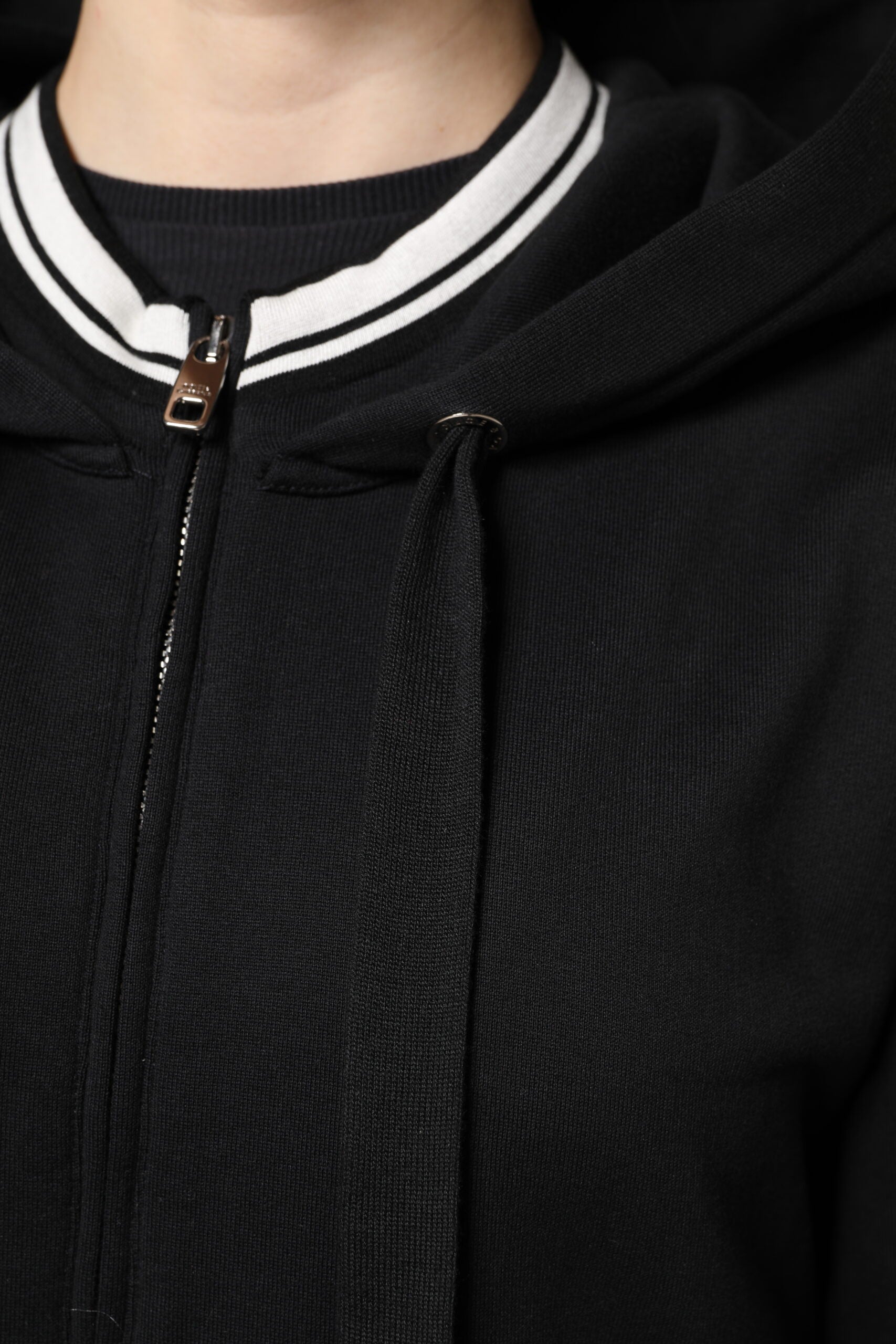 Dolce & Gabbana – Schwarzes Sweatshirt aus Baumwolle mit durchgehendem Reißverschluss und Kapuze