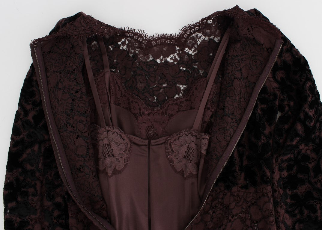 Dolce & Gabbana Elegantes lila Maxikleid mit floraler Spitze