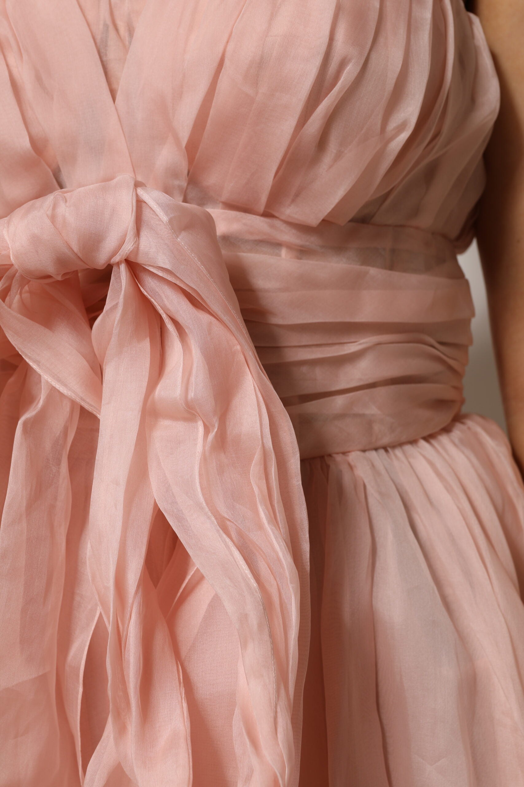 Dolce & Gabbana – A-Linien-Midikleid aus plissiertem Seidenchiffon in Rosa