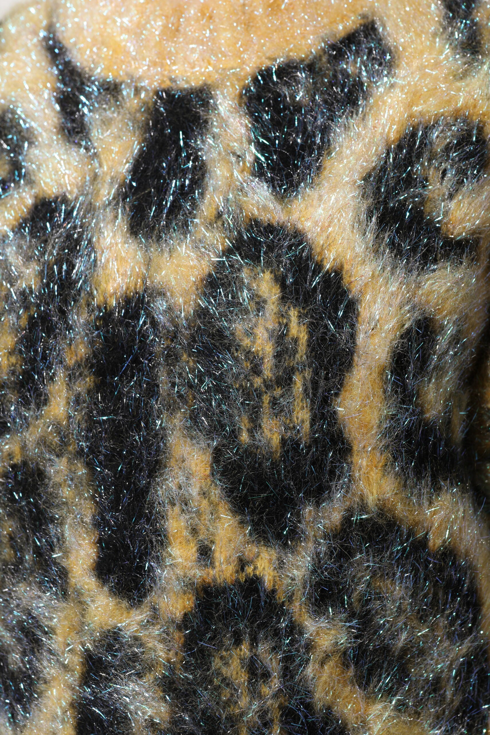 Dolce & Gabbana Mehrfarbiger Rundhalspullover aus Mohair mit Leopardenmuster