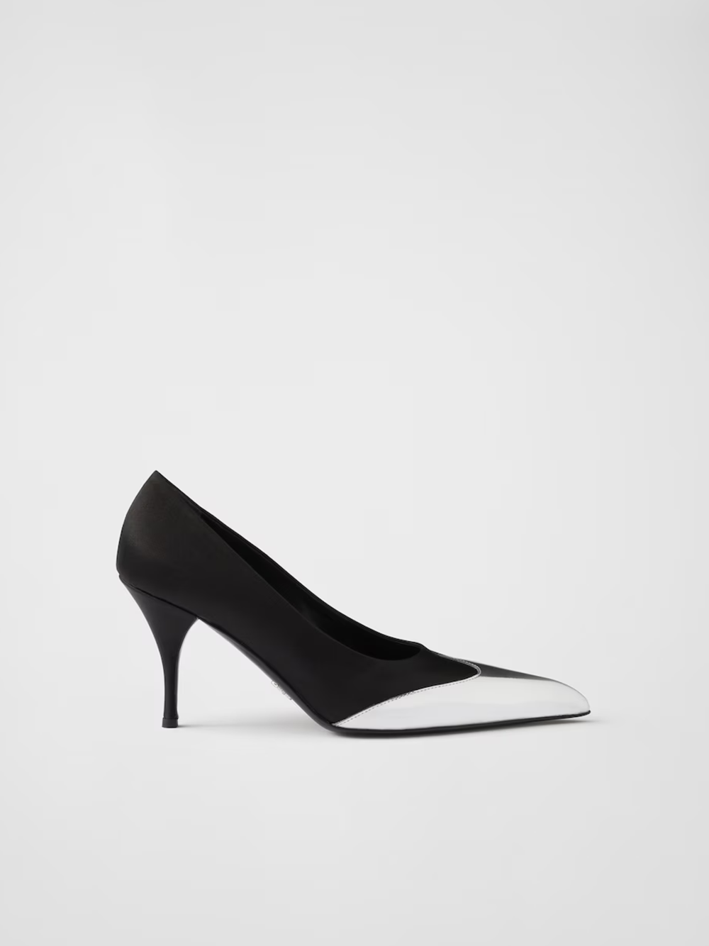 Pantofi cu toc Prada din piele neagră satinată și argintie metalizată