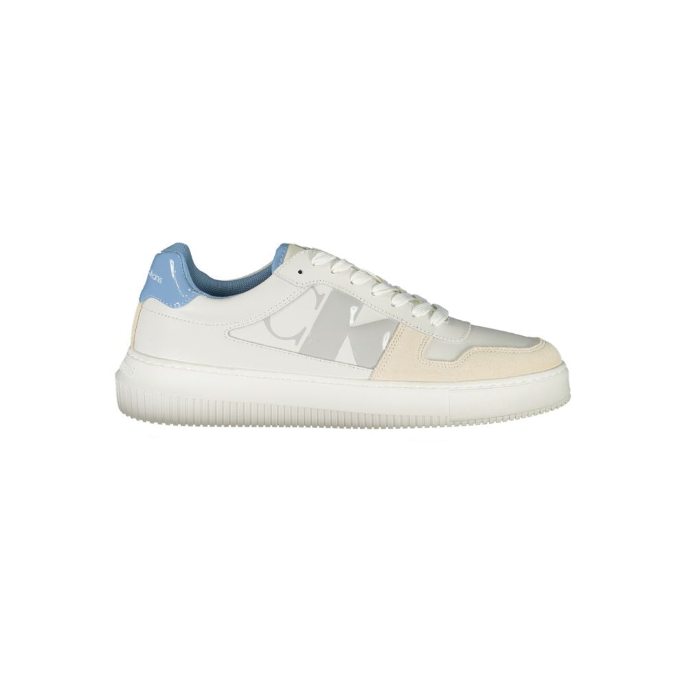 Calvin Klein – Umweltbewusste Sneakers mit kontrastierenden Details