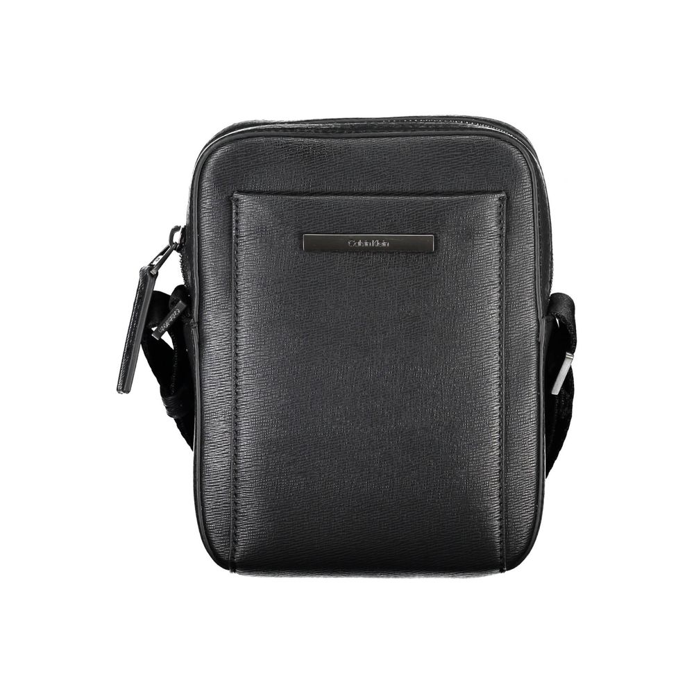 Calvin Klein – Elegante schwarze Umhängetasche mit eleganten Details