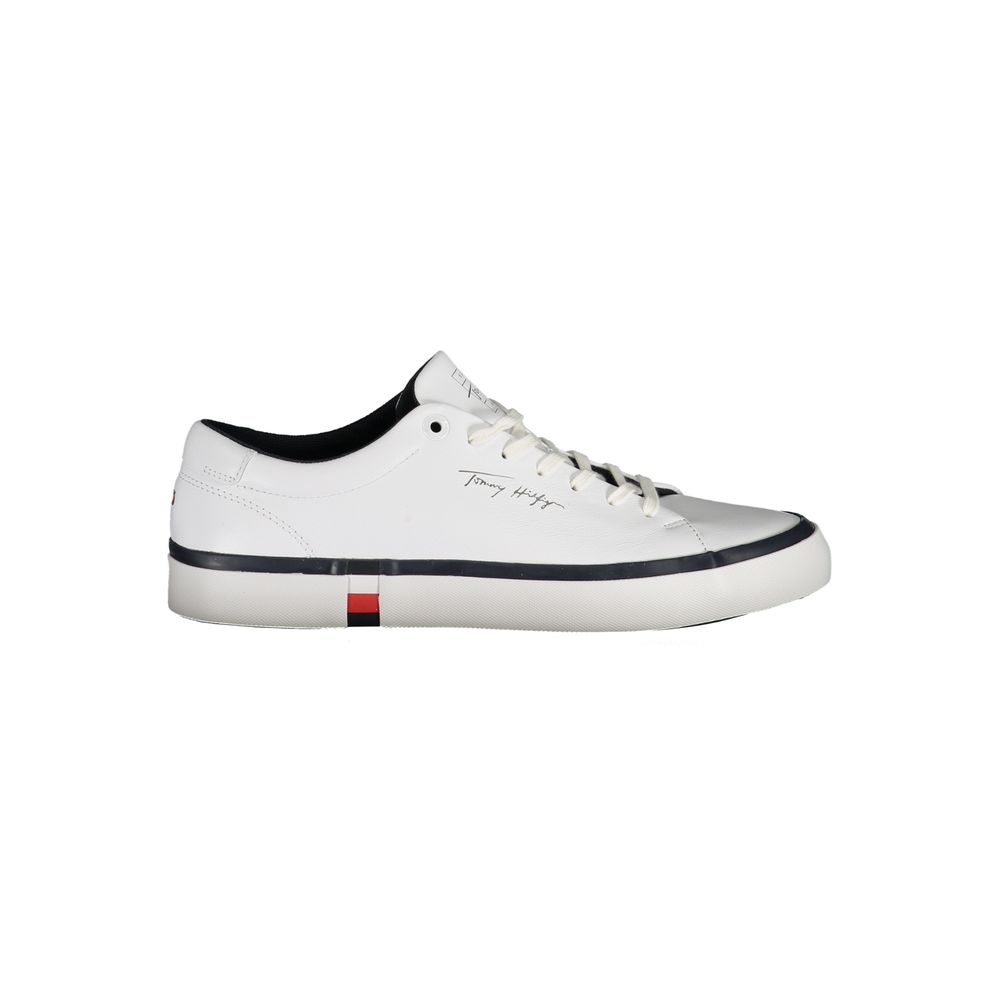 Tommy Hilfiger: Bringen Sie Ihr Spiel mit stylischen weißen Sneakers auf das nächste Level