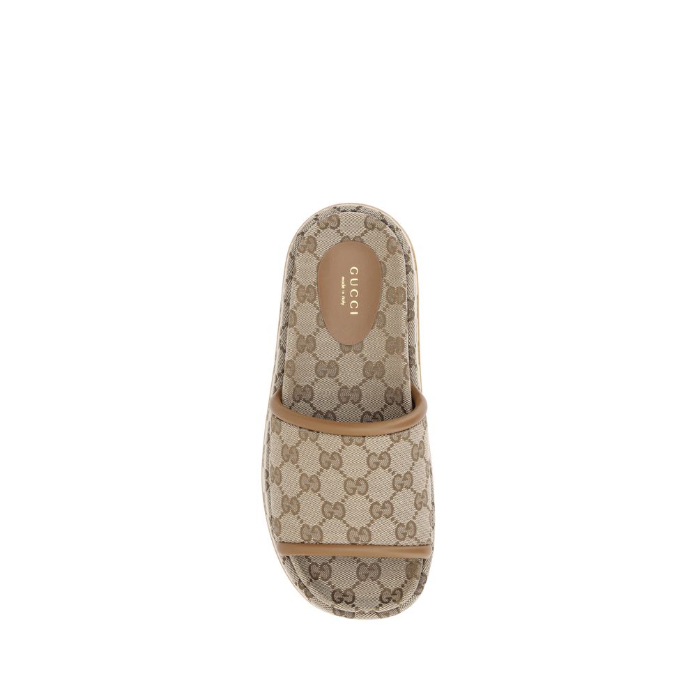 Gucci Plateausandalen mit GG-Muster