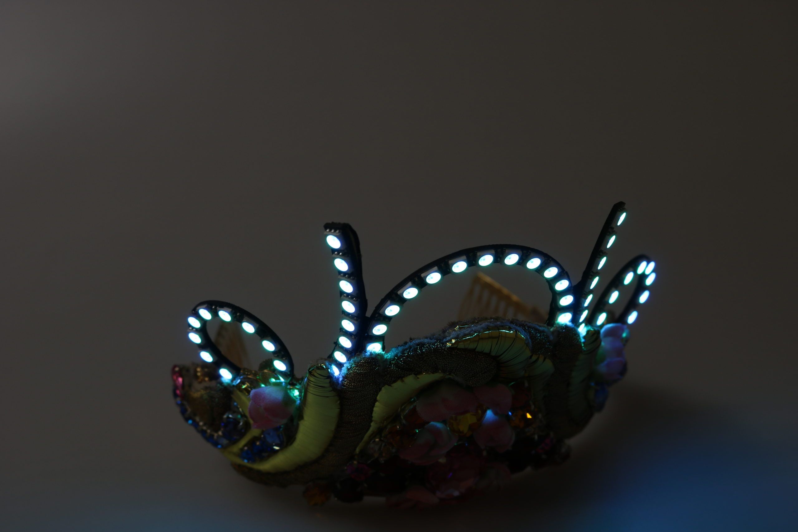 Dolce &amp; Gabbana Tiara cu diademă de cristal superbă - Auriu Multicolor