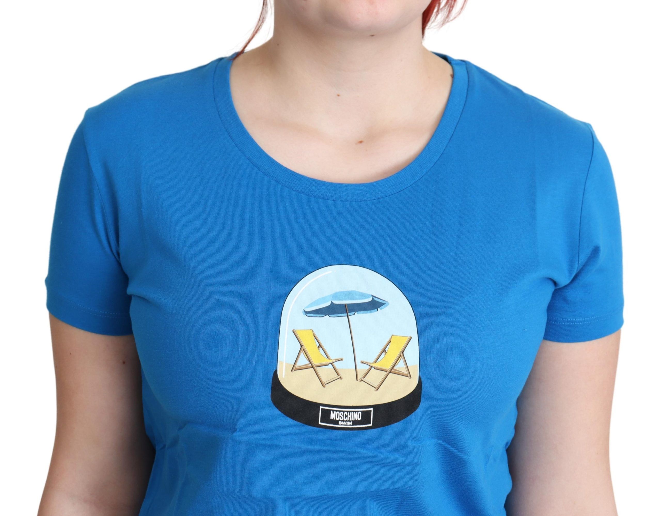 Moschino Chic – Blaues Baumwoll-T-Shirt mit ikonischem Aufdruck