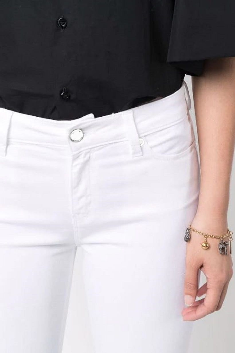 Blugi de damă Love Moschino din bumbac alb