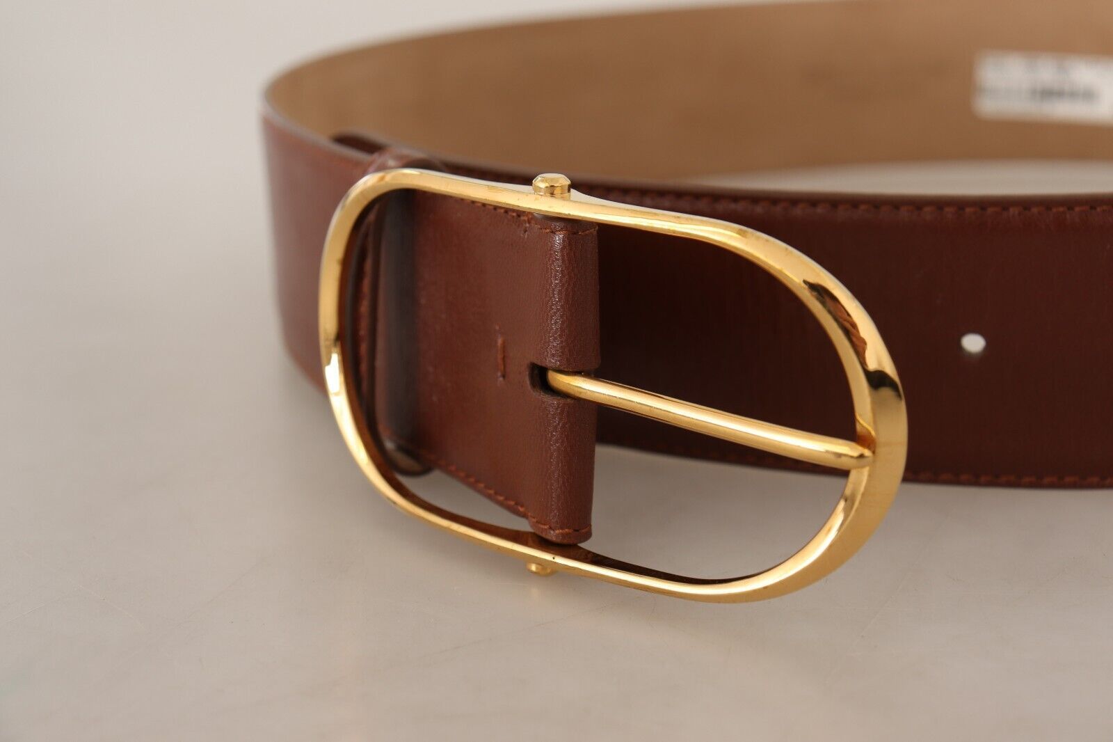 Dolce &amp; Gabbana Eleganter brauner Ledergürtel mit goldener Schnalle