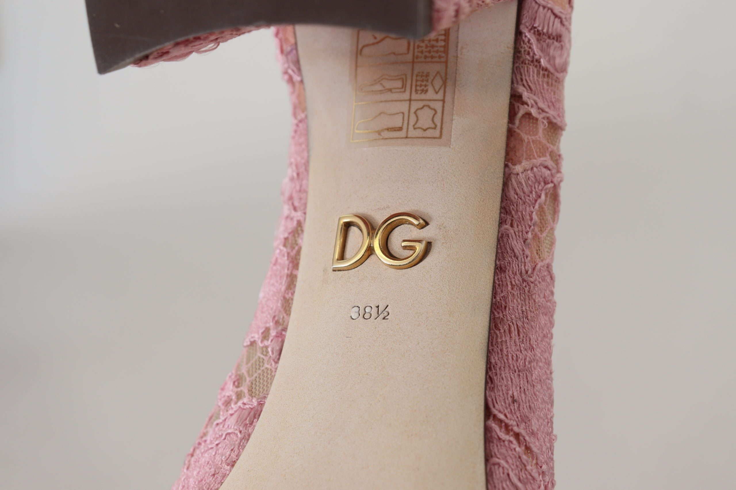 Dolce &amp; Gabbana Pantofi cu toc roz pastel și cristale din dantelă