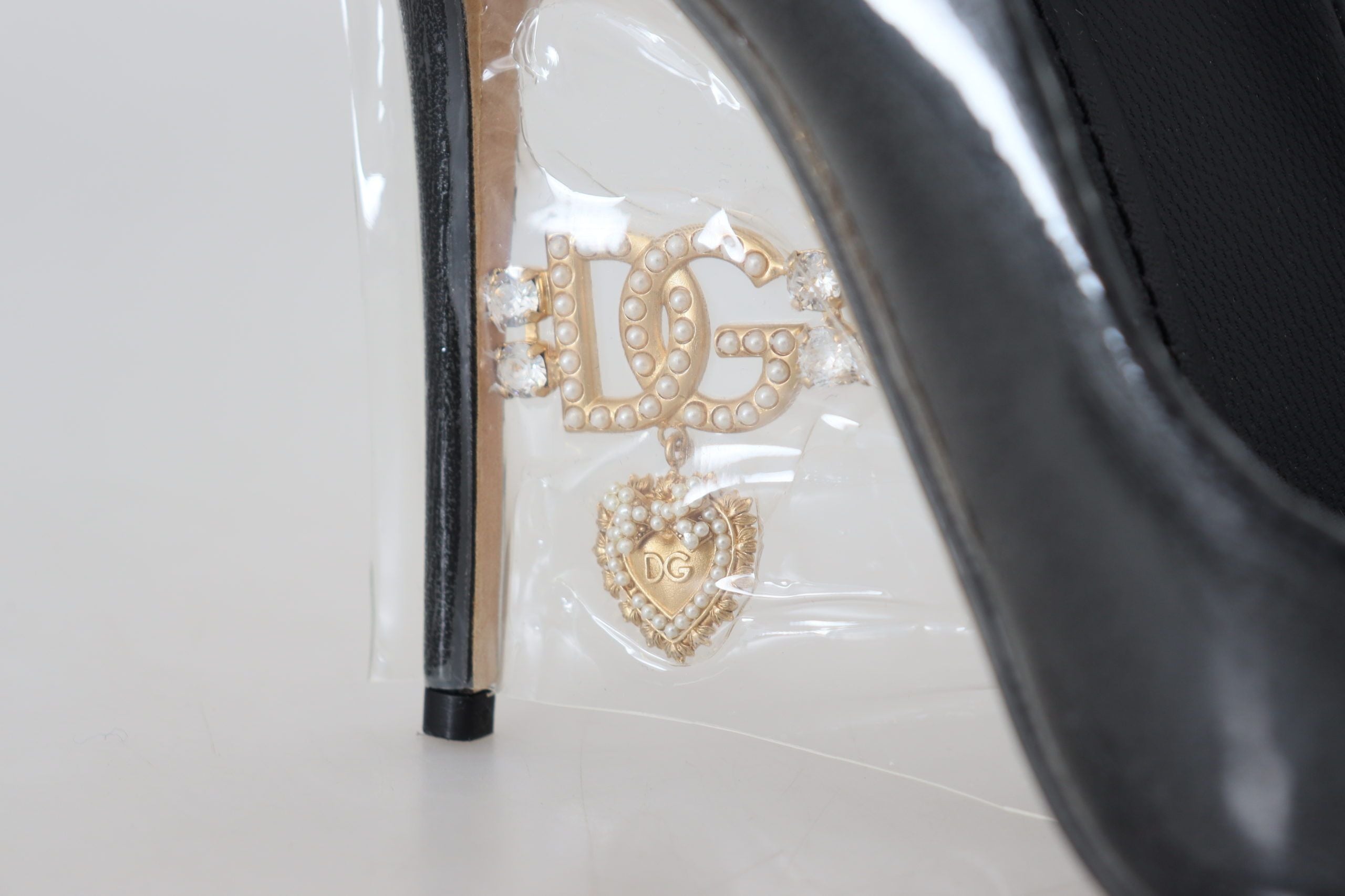 Dolce &amp; Gabbana Pantofi cu toc eleganti, negri și aurii