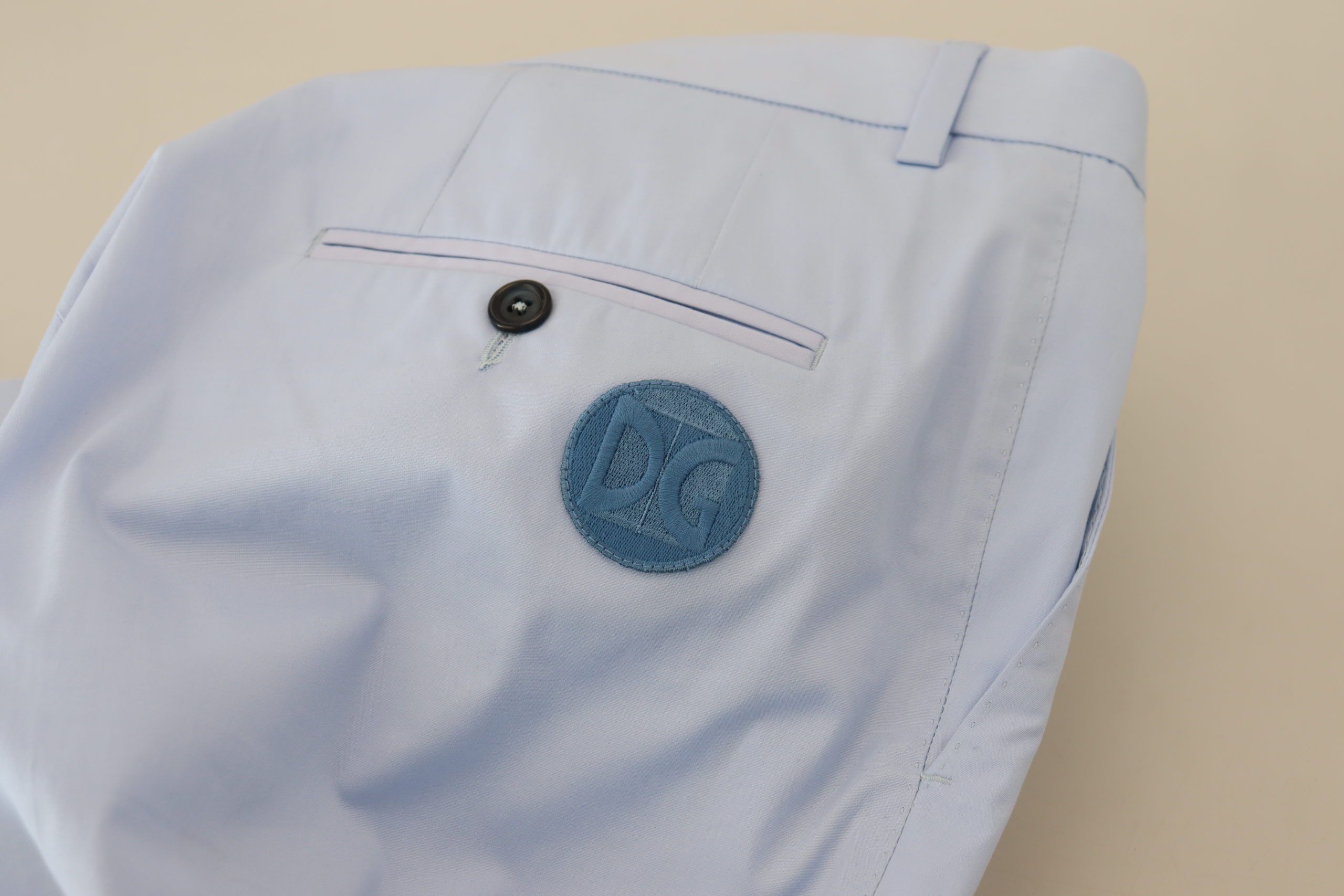 Dolce &amp; Gabbana – Elegante, schmal geschnittene Chinos in Hellblau