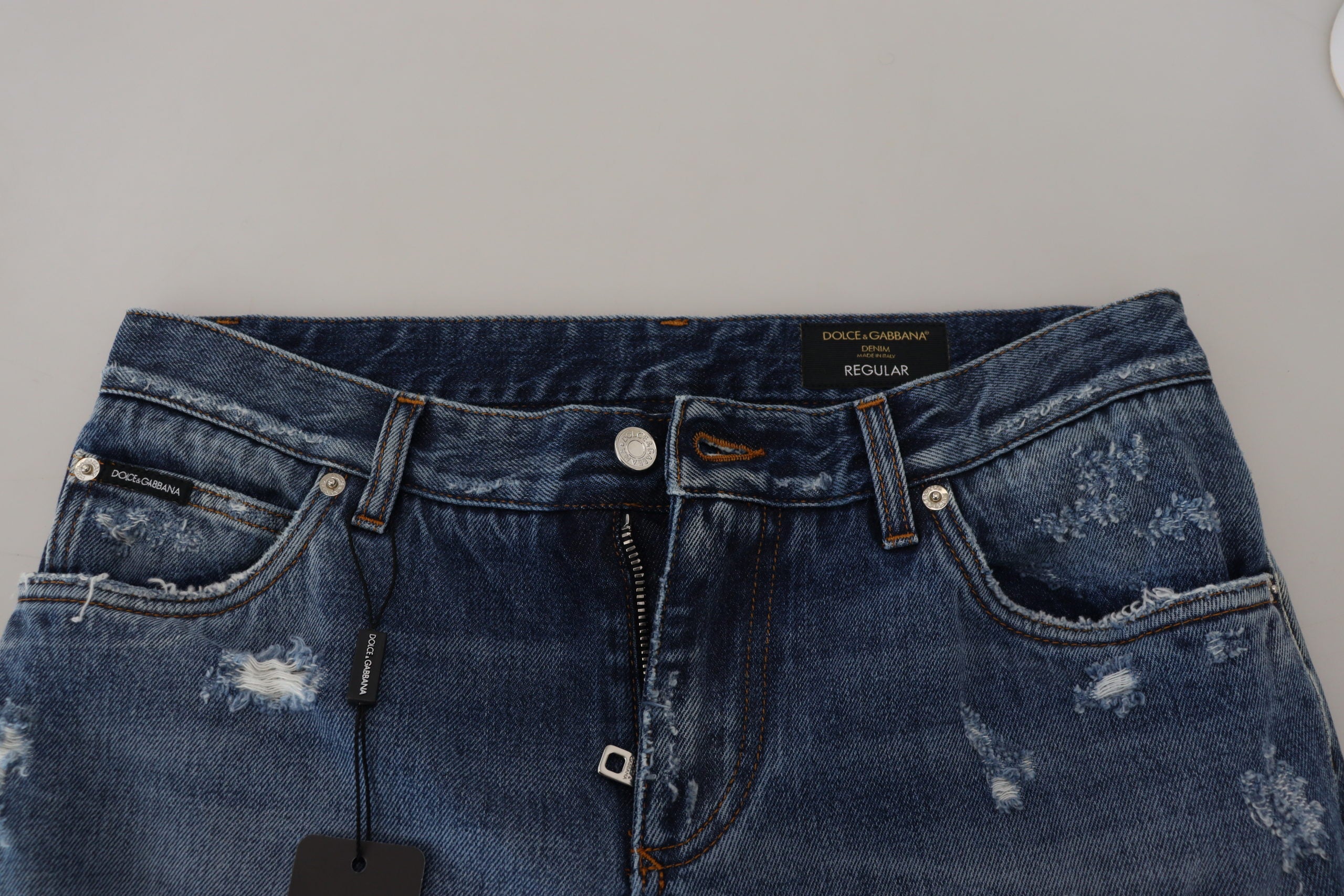 Dolce &amp; Gabbana: Schicke, zerfetzte Jeanshose für den modernen Mann