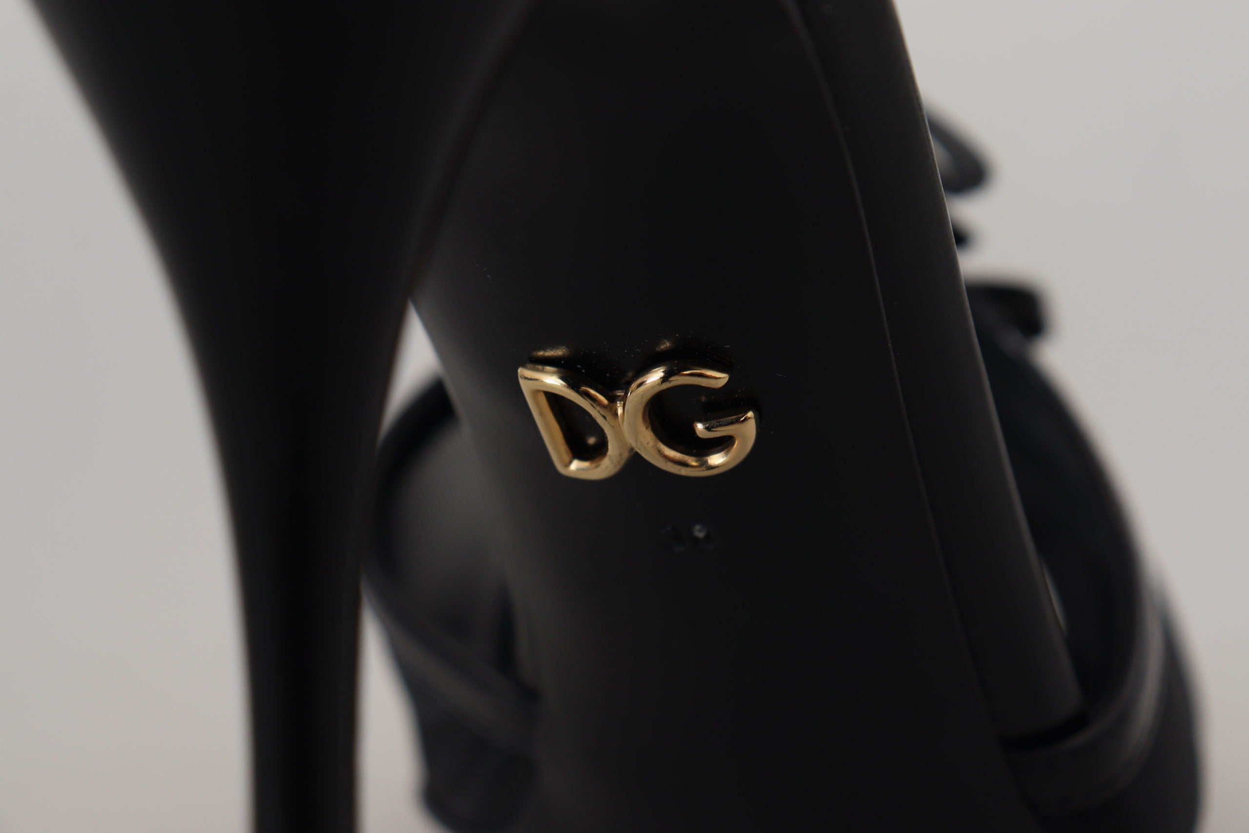 Sandale elegante cu toc stiletto Dolce &amp; Gabbana, negre