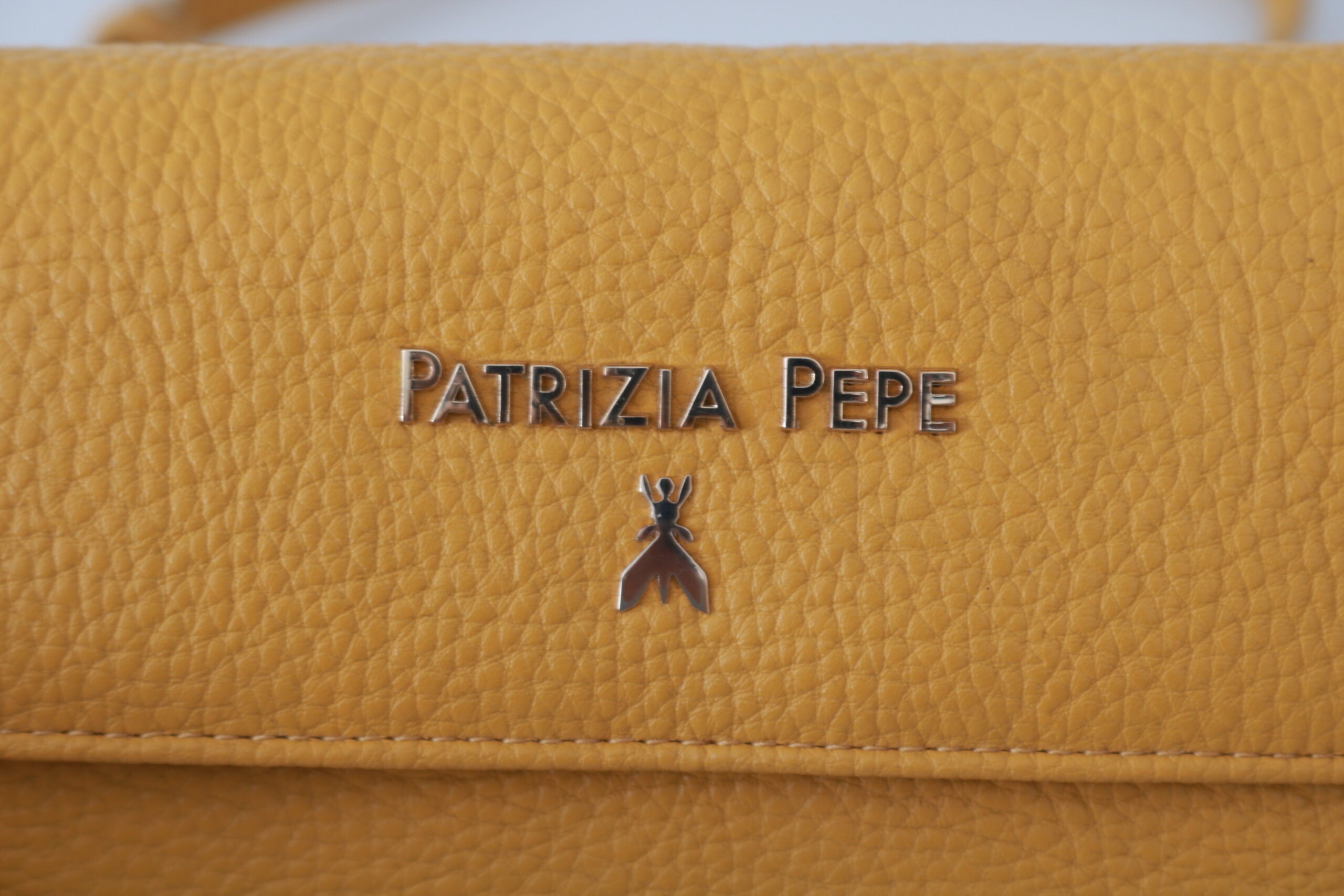 Geantă de umăr Patrizia Pepe Chic galbenă din piele