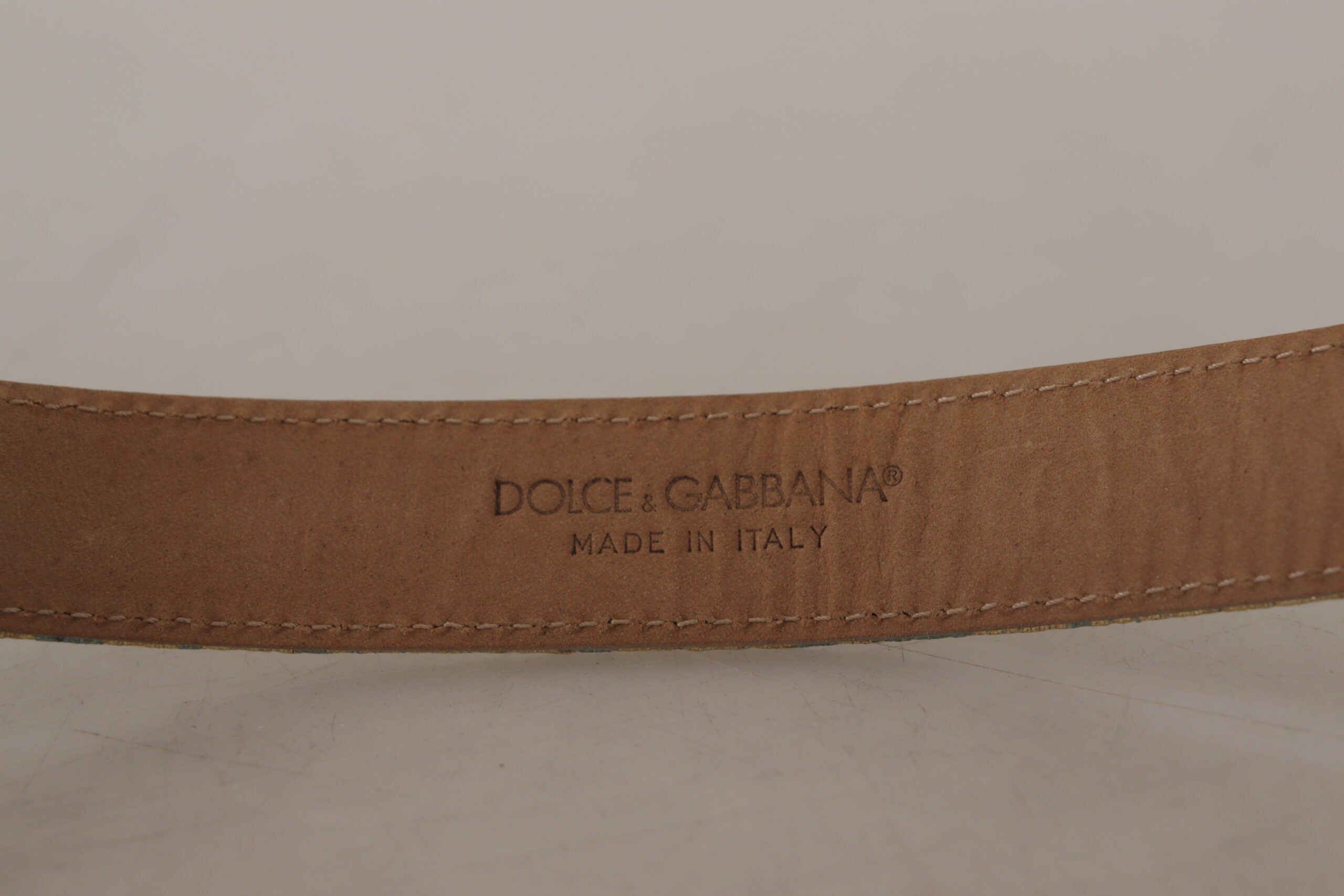 Dolce &amp; Gabbana Eleganter hellblauer Ledergürtel mit goldener Schnalle