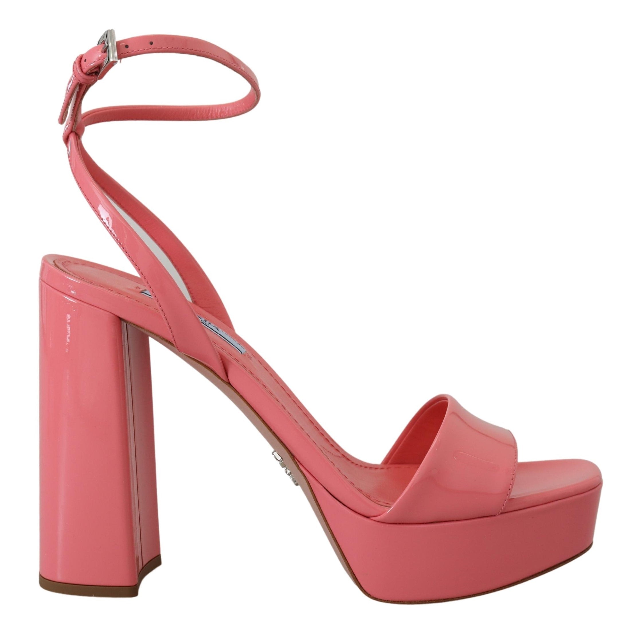 Sandale cu platformă din piele lăcuită Prada Chic roz