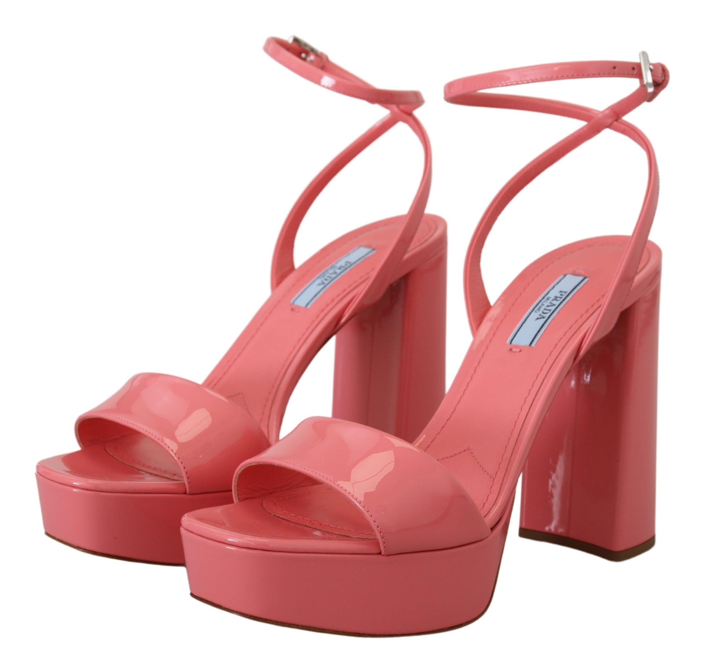 Sandale cu platformă din piele lăcuită Prada Chic roz