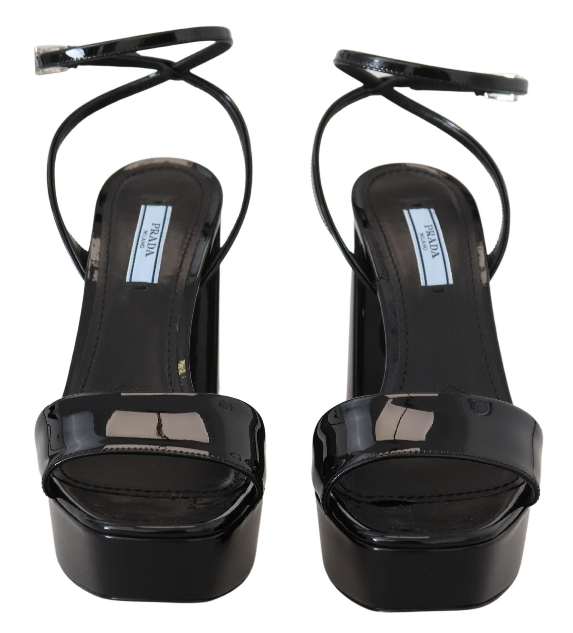 Prada - Ridicați-vă eleganța cu tocuri negre lucioase