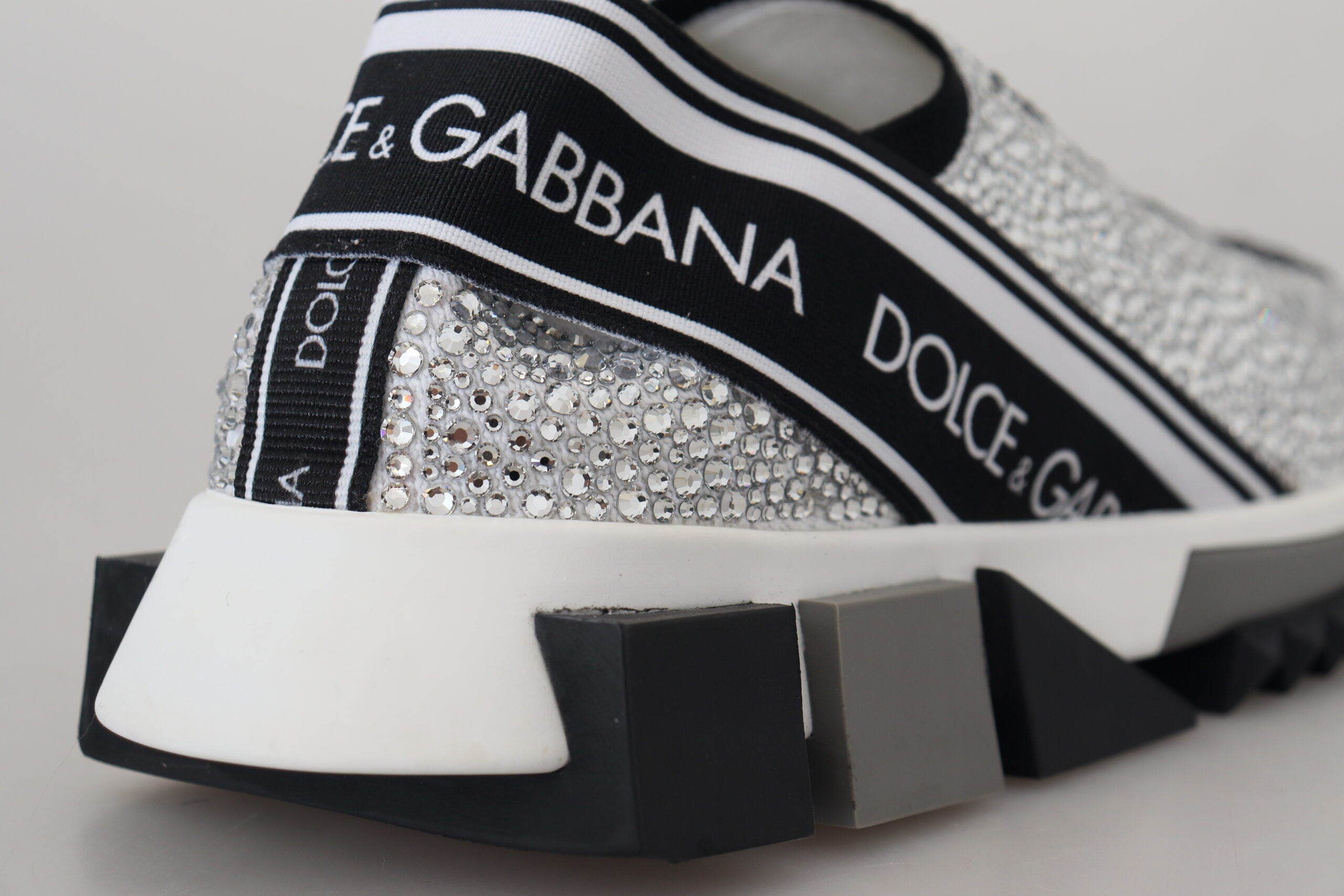 Dolce &amp; Gabbana – Glitzernde silberne Sneakers mit Strasssteinen