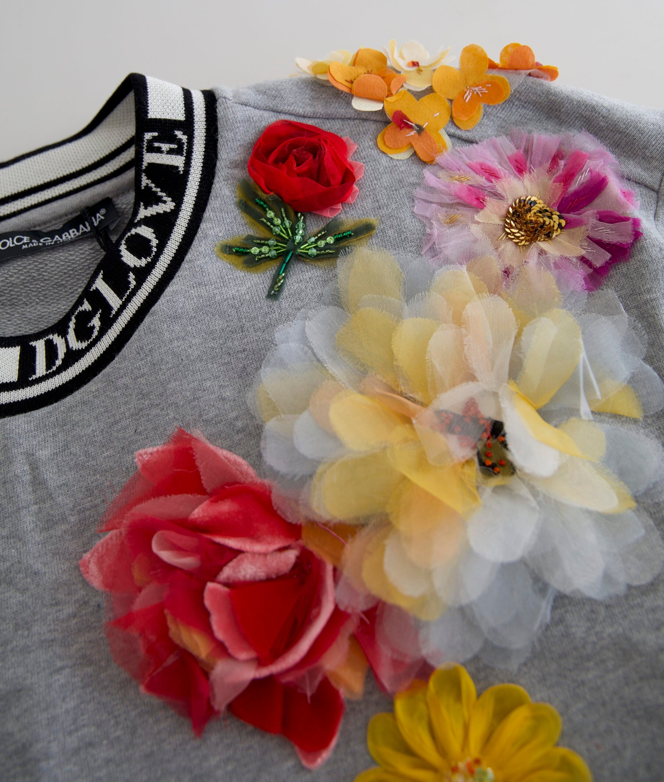 Dolce &amp; Gabbana – Schicker Pullover mit Rundhalsausschnitt und Verzierung