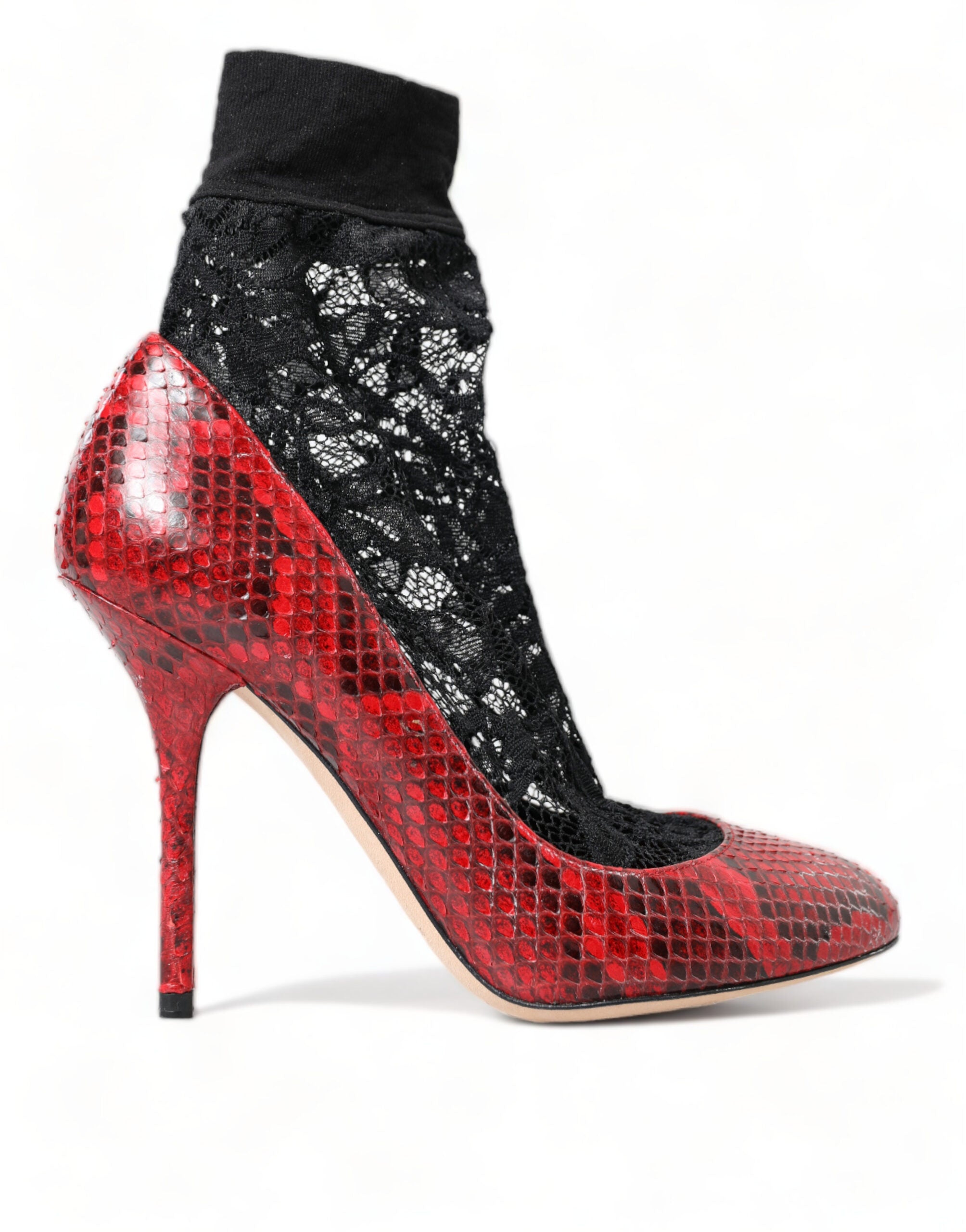 Dolce &amp; Gabbana – Rote Pumps aus Schlangenleder mit mandelförmiger Spitze und Spitzensocken