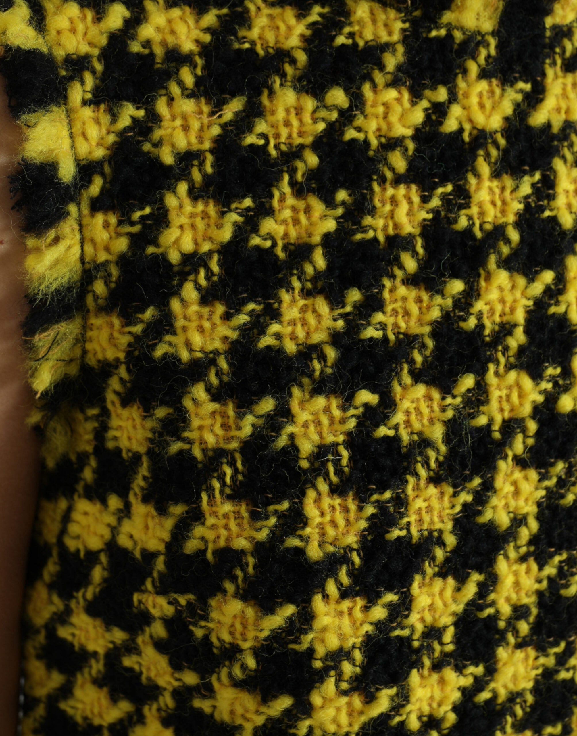 Fustă mini galbenă elegantă tricotată cu model Houndstooth de la Dolce &amp; Gabbana