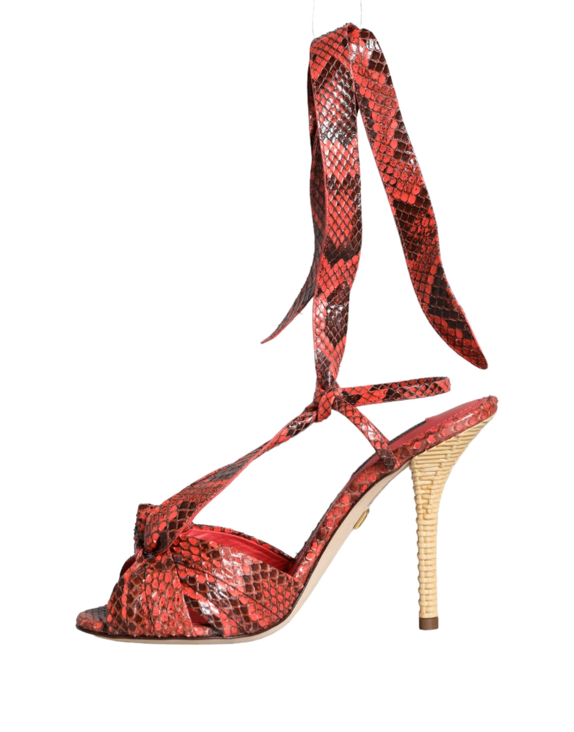 Sandale Dolce &amp; Gabbana din piele exotică cu toc și culoare coral