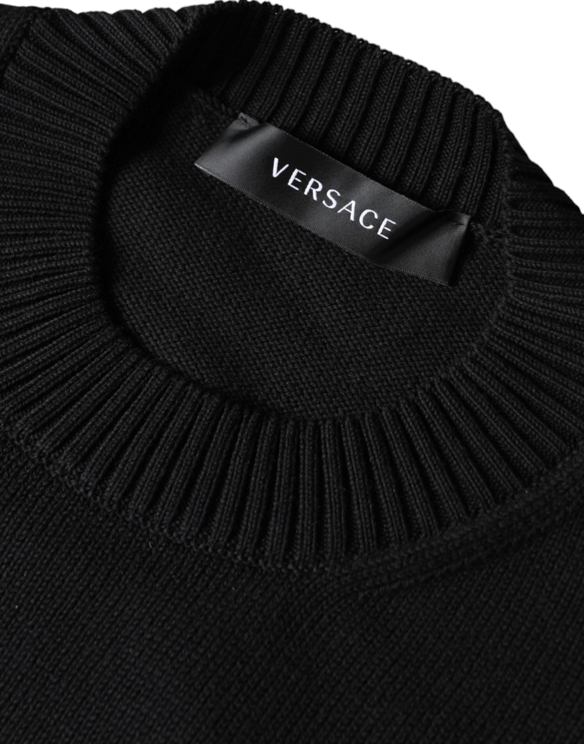 Pulover Versace negru cu broderie Medusa și guler rotund