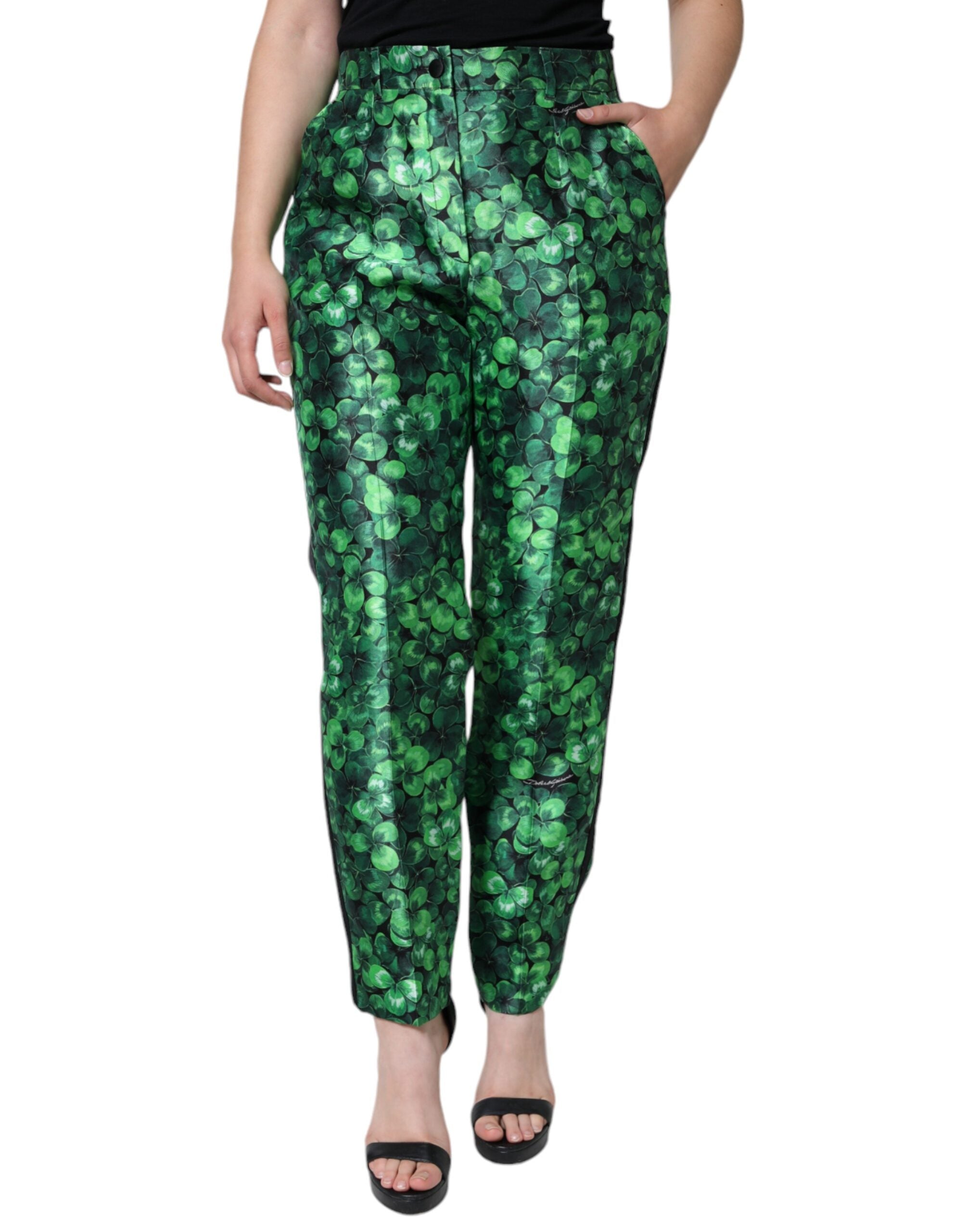 Dolce &amp; Gabbana – Karottenhose aus Seidensatin mit hohem Bund in Grün mit Kleeblatt-Print