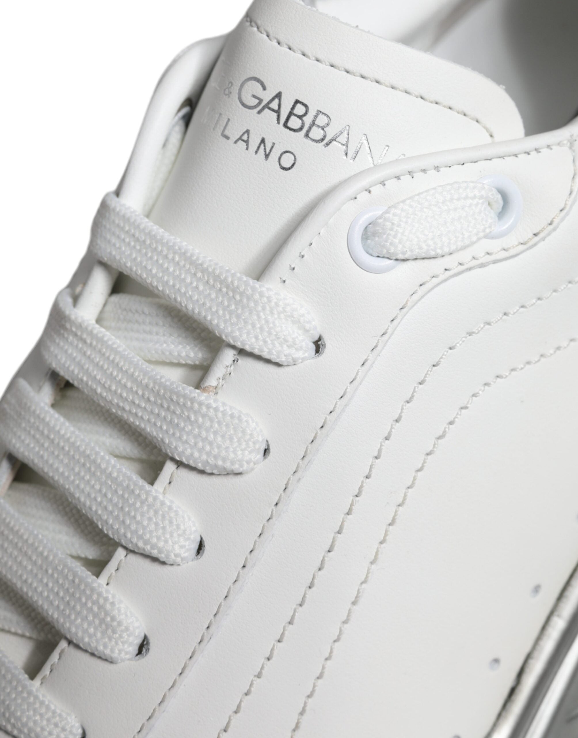 Dolce &amp; Gabbana Daymaster Low Top Sneakers in Weiß und Silber