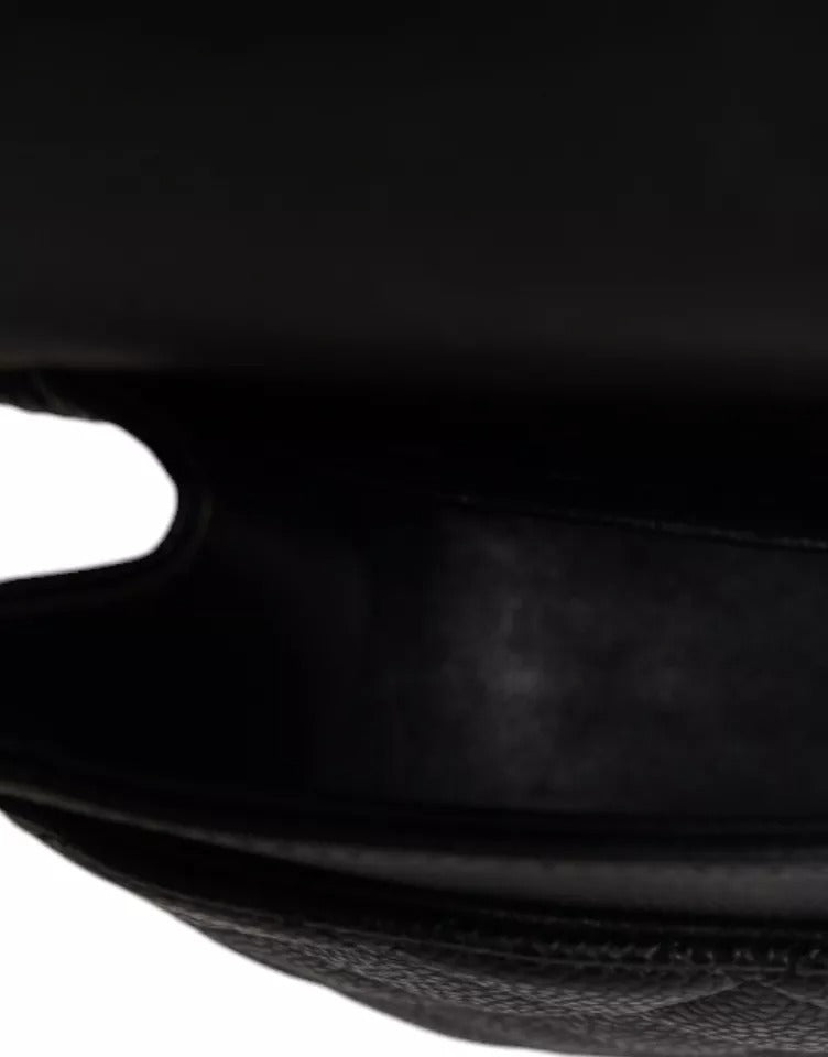 Geantă de umăr Chanel Black Caviar medie cu clapă dublă, matlasată, argintie