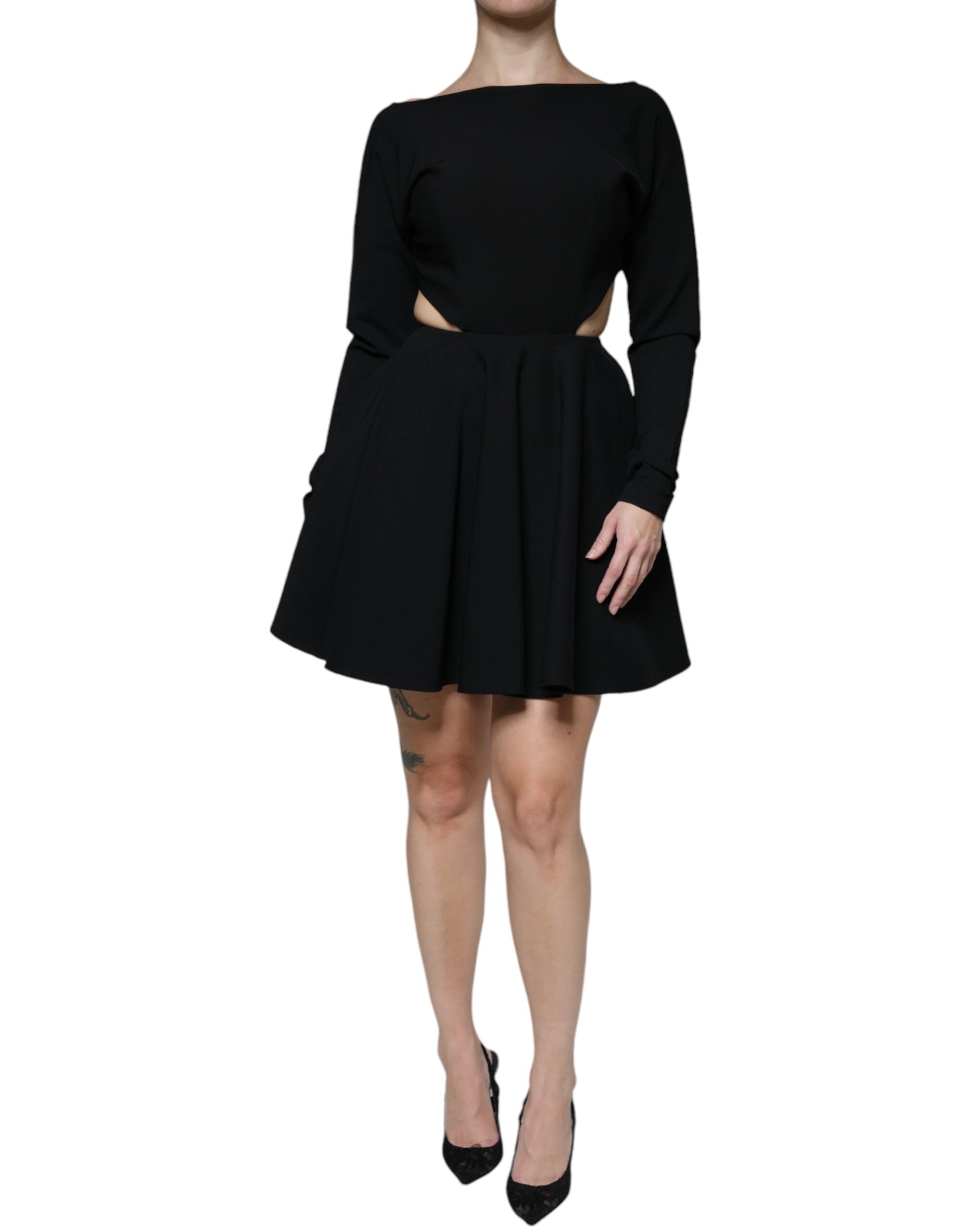 Rochie mini Dolce &amp; Gabbana neagră din viscoză, cu decupaj și mâneci lungi, în linie A