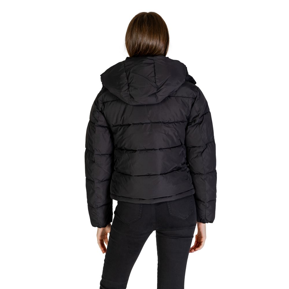 Calvin Klein Jeans – Schwarze Jacken und Mäntel aus recyceltem Polyester