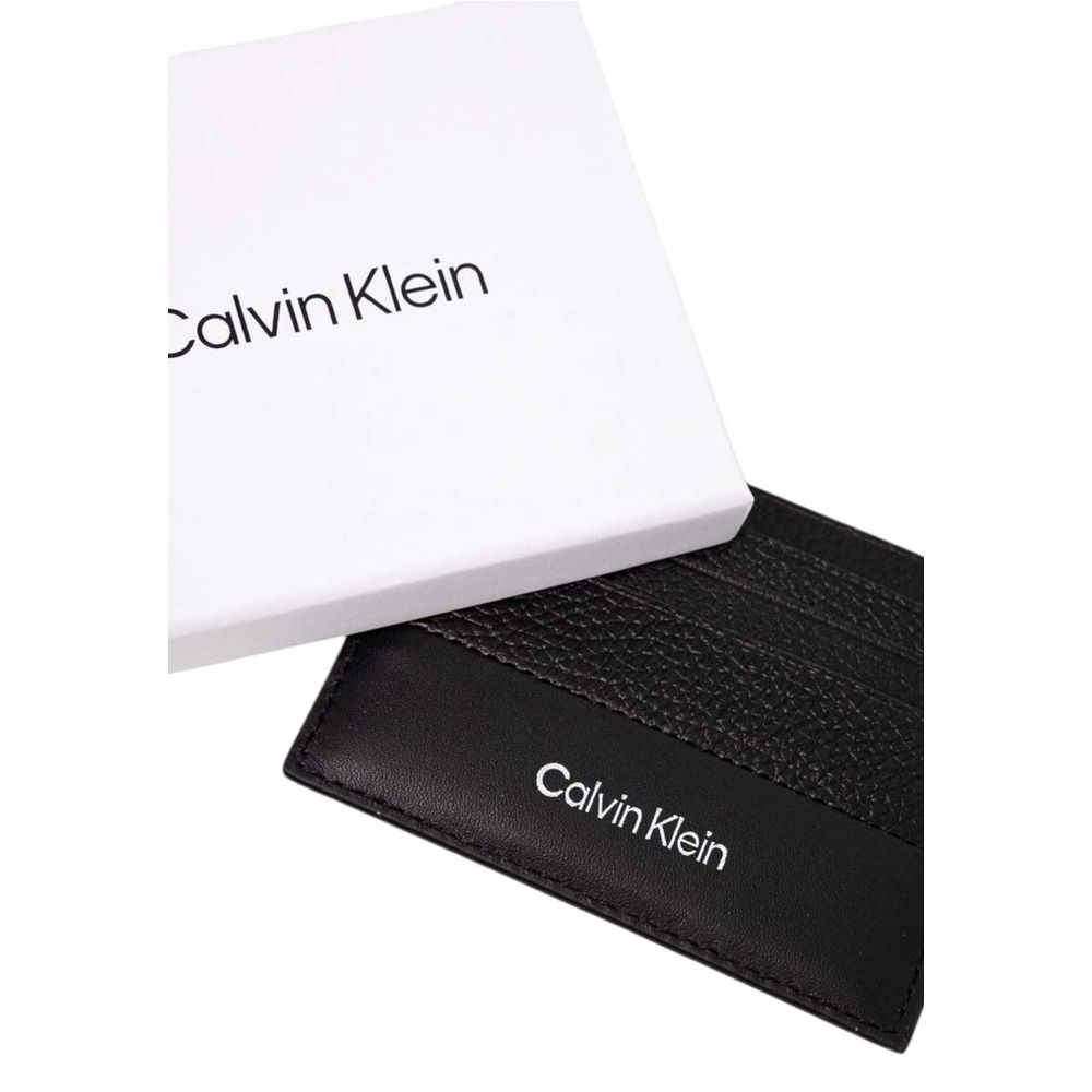 Calvin Klein – Kartenetui aus schwarzem Leder