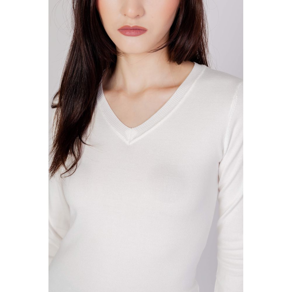 Topuri și tricou Guess din bumbac alb