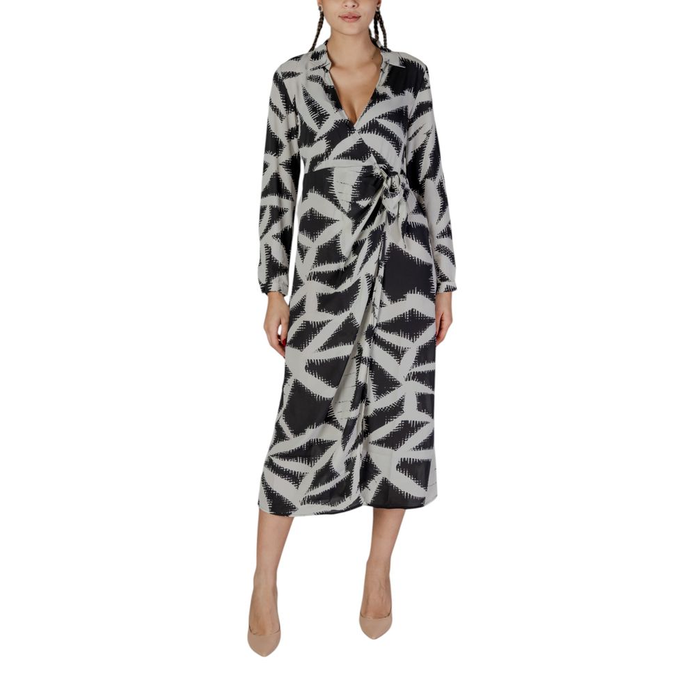 Jacqueline De Yong Schwarzes Longshirt aus recyceltem Polyester