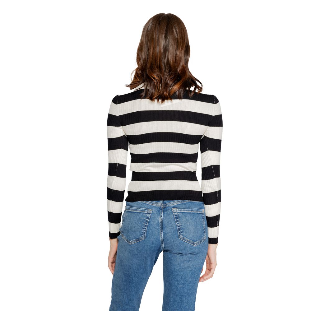 Bluze și tricou Jacqueline De Yong negre din viscoză