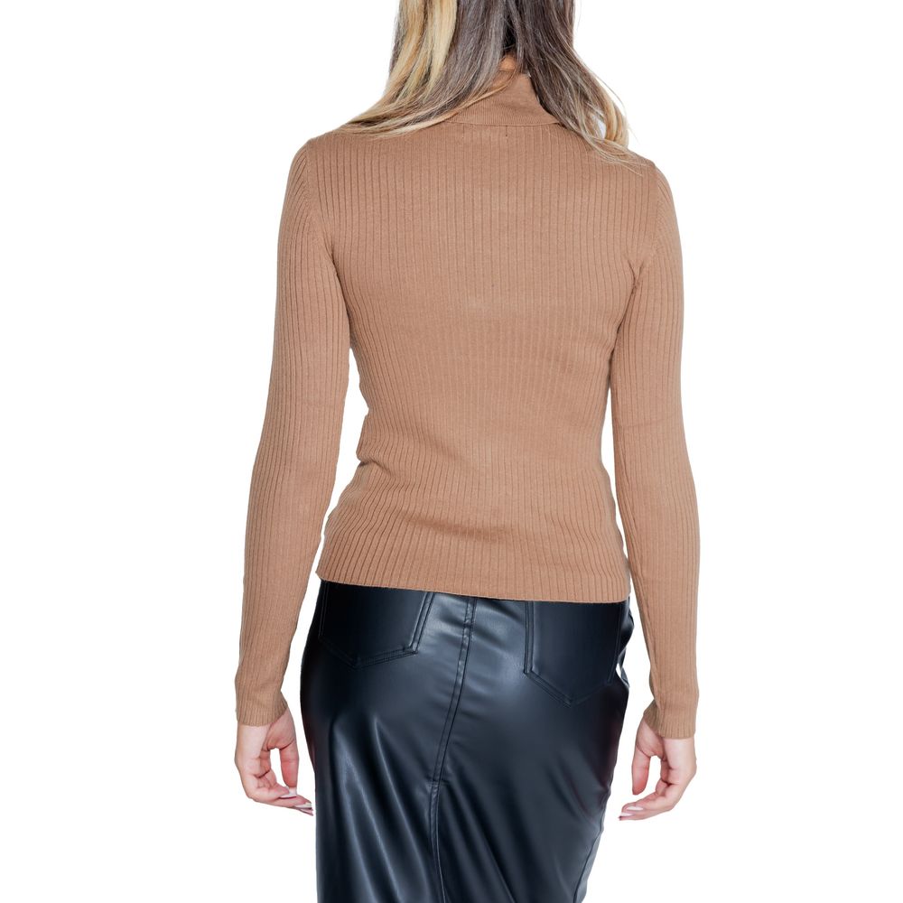 Jacqueline De Yong Topuri și tricou maro din viscoză