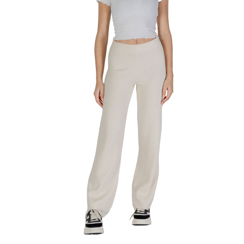 Blugi și pantaloni Vero Moda din viscoză crem